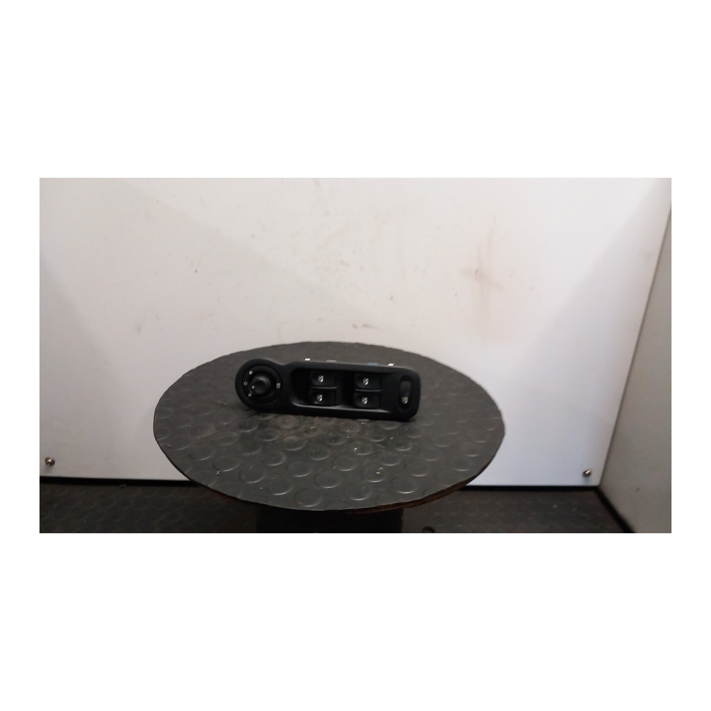 INTERRUTTORE ALZACRISTALLI PORTA ANT. SX. 107 RENAULT MODUS 2A SERIE (01/08-06/13) D4FH7 8200214939