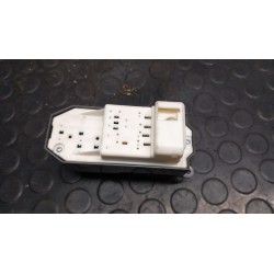 BLOCCO COMANDI ALZACRISTALLI 015 TOYOTA YARIS (11/05-02/12) 1KRFE 848200D200