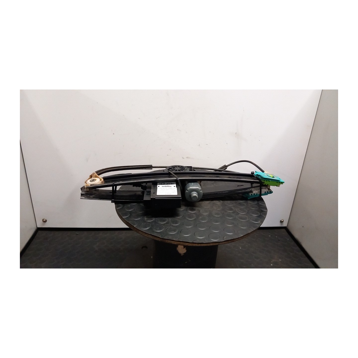ALZACRISTALLO ELETTR. PORTA ANT. SX. 065 AUDI A2 (8Z) (06/00-02/06) AUA 8Z0837461B