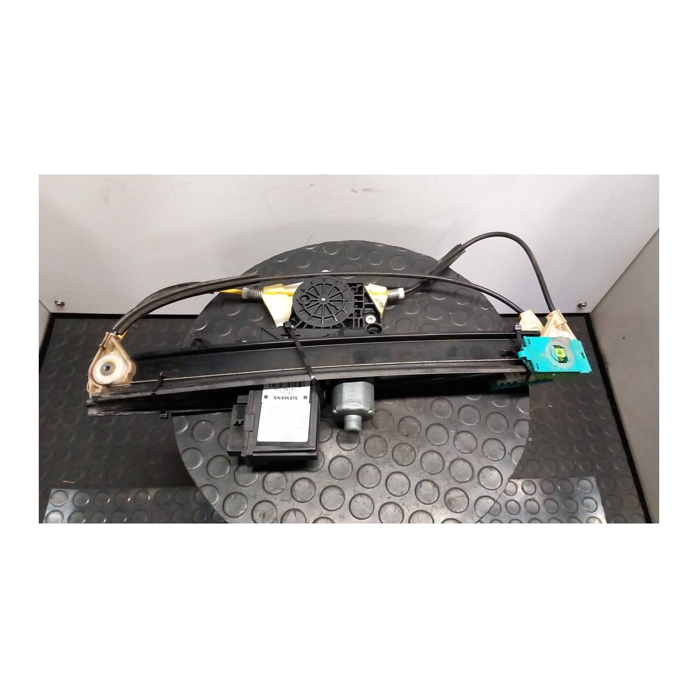 ALZACRISTALLO ELETTR. PORTA ANT. SX. 065 AUDI A2 (8Z) (06/00-02/06) AUA 8Z0837461B