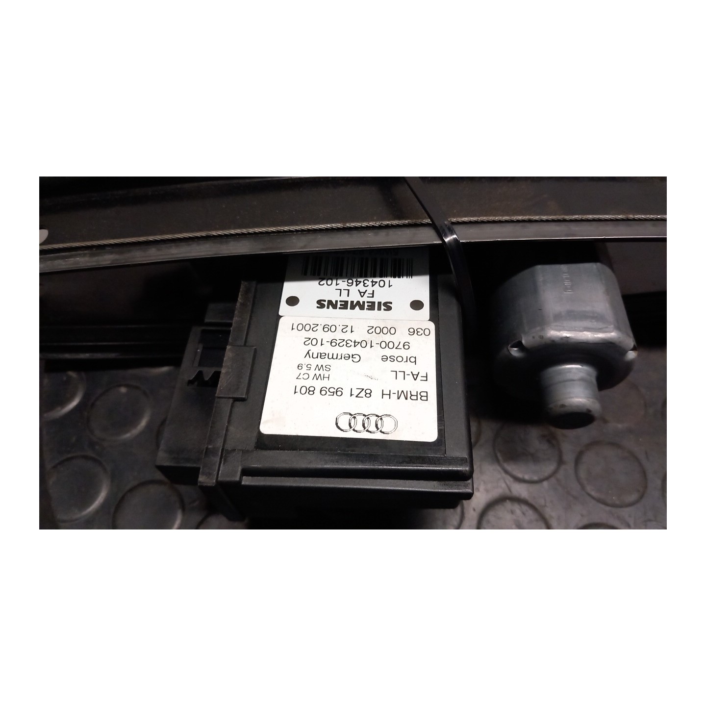 ALZACRISTALLO ELETTR. PORTA ANT. SX. 065 AUDI A2 (8Z) (06/00-02/06) AUA 8Z0837461B
