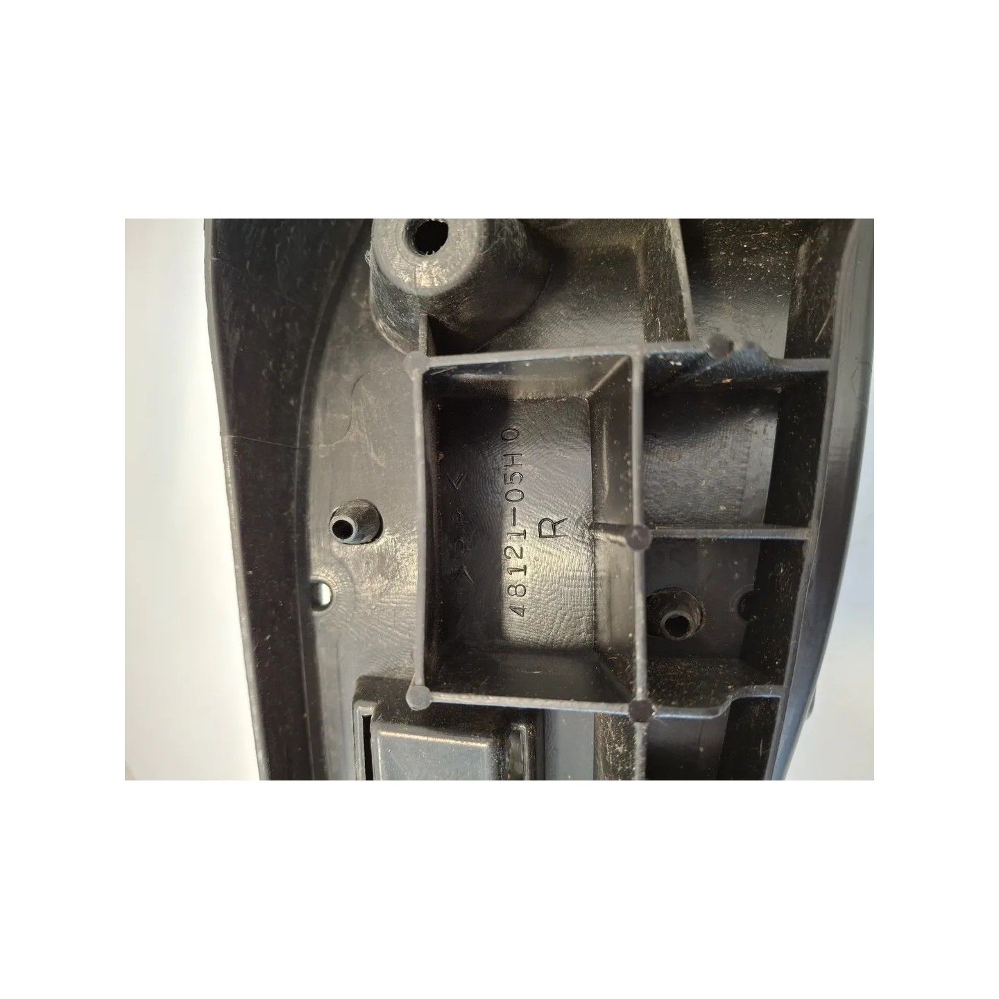 Pavimento laterale appoggiapiedi Suzuki AN Burgman 400 (E3) AN Burgman 400 ABS Destro