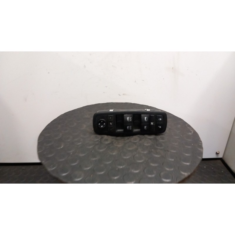BLOCCO COMANDI ALZACRISTALLI E RETROVISORI EST. 103 FIAT FREEMONT (24) (04/11-) 939B5000 K68084001AD
