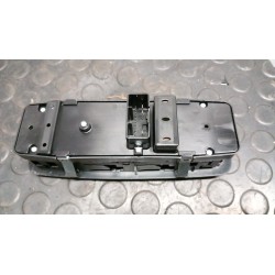 BLOCCO COMANDI ALZACRISTALLI E RETROVISORI EST. 103 FIAT FREEMONT (24) (04/11-) 939B5000 K68084001AD