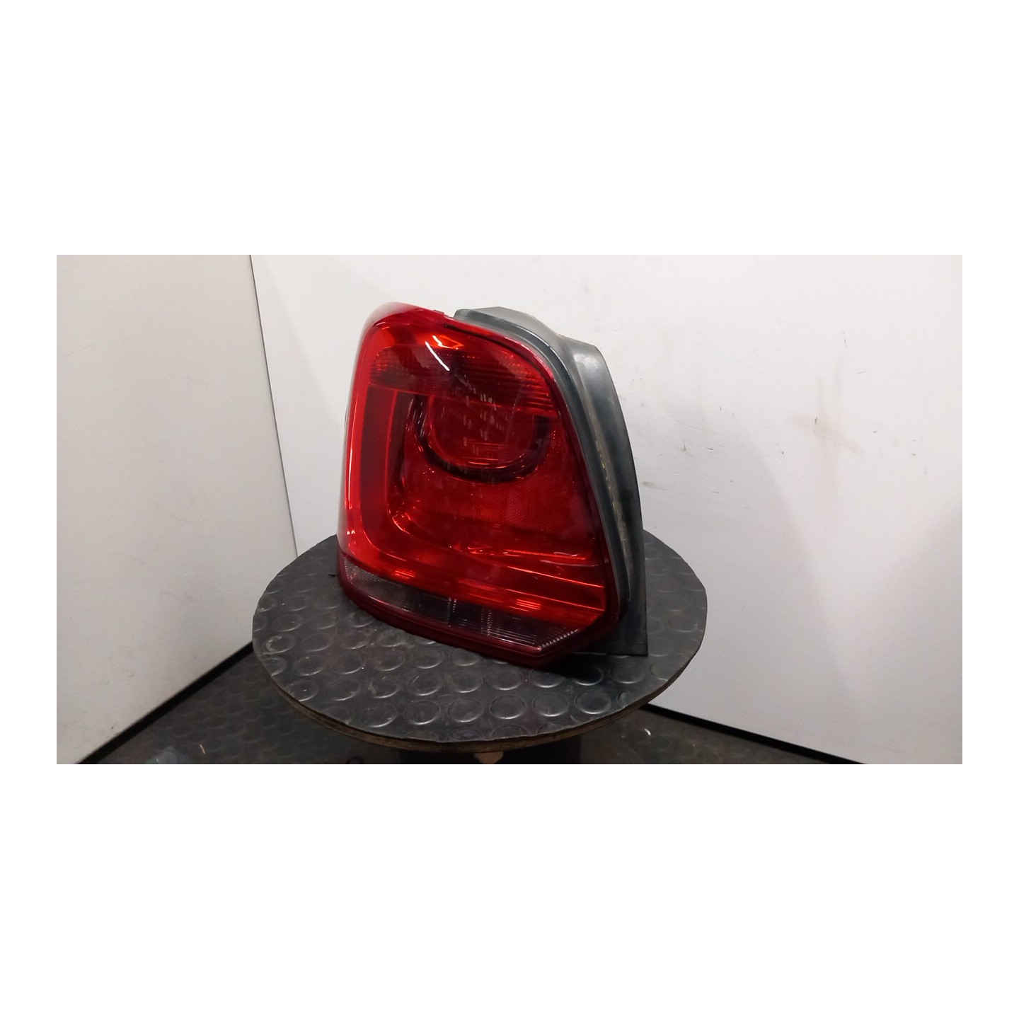 FANALE POST. AL SX. 117 VOLKSWAGEN POLO (6R) (05/09-10/14) CFW 6R0945095AH
