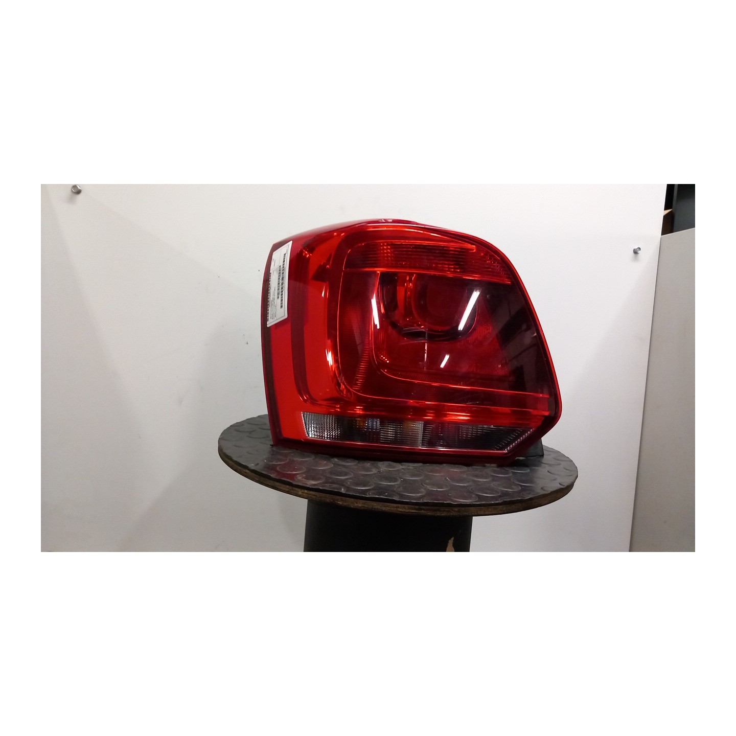 FANALE POST. AL SX. 117 VOLKSWAGEN POLO (6R) (05/09-10/14) CFW 6R0945095AH