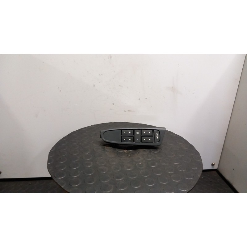 BLOCCO COMANDI ALZACRISTALLI E RETROVISORI EST. SX. 095 FIAT STILO (2V) (11/03-06/09) 192A8000 735297025