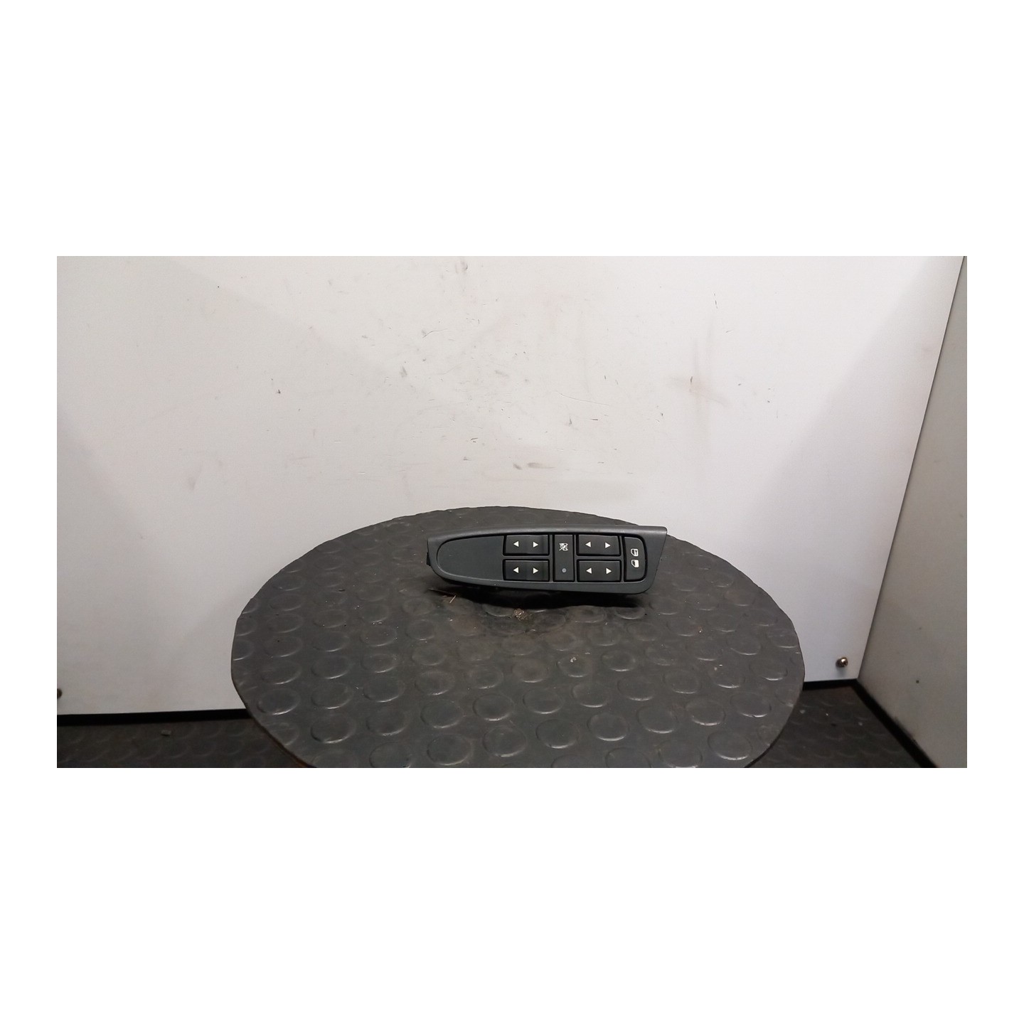 BLOCCO COMANDI ALZACRISTALLI E RETROVISORI EST. SX. 095 FIAT STILO (2V) (11/03-06/09) 192A8000 735297025