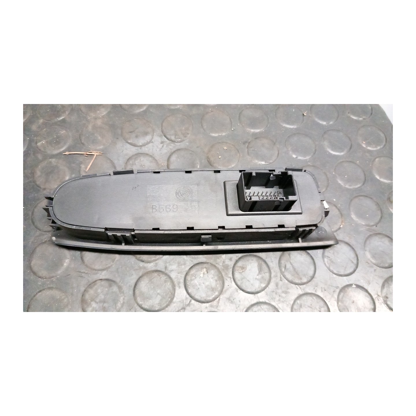 BLOCCO COMANDI ALZACRISTALLI E RETROVISORI EST. SX. 095 FIAT STILO (2V) (11/03-06/09) 192A8000 735297025