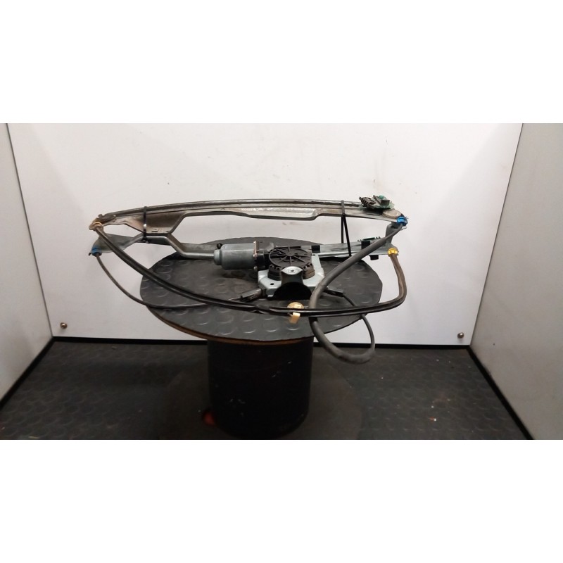 ALZACRISTALLO ELETTR. PORTA ANT. A IMPULSI C/MOTORINO DX. 137 RENAULT CLIO 3A SERIE (07/05-05/09) K9KZ7 8200826173
