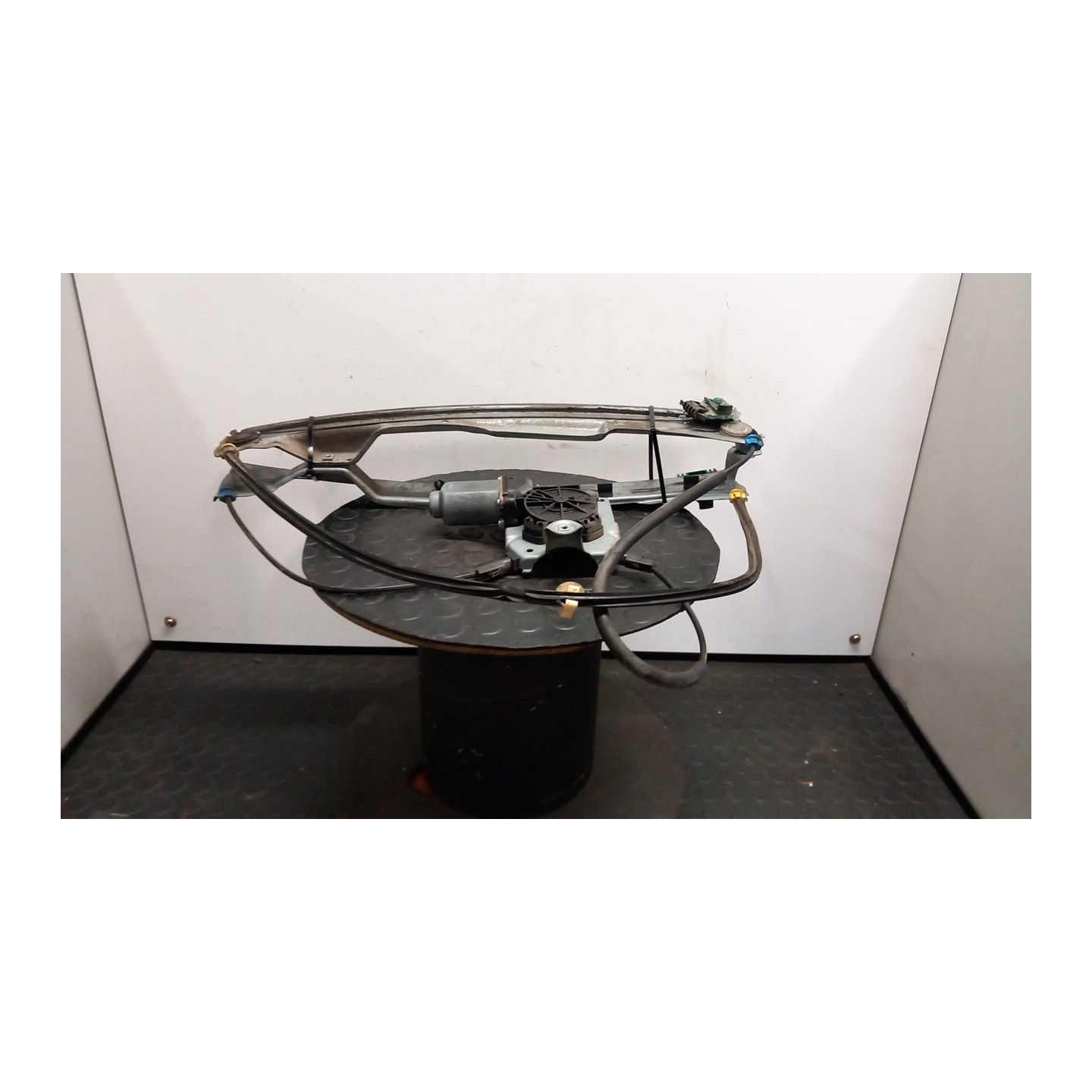 ALZACRISTALLO ELETTR. PORTA ANT. A IMPULSI C/MOTORINO DX. 137 RENAULT CLIO 3A SERIE (07/05-05/09) K9KZ7 8200826173