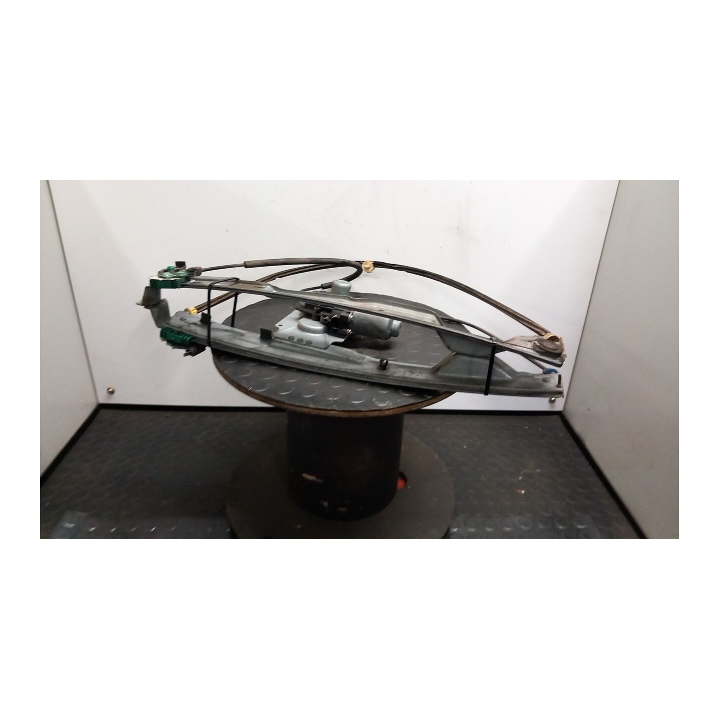 ALZACRISTALLO ELETTR. PORTA ANT. A IMPULSI C/MOTORINO DX. 137 RENAULT CLIO 3A SERIE (07/05-05/09) K9KZ7 8200826173