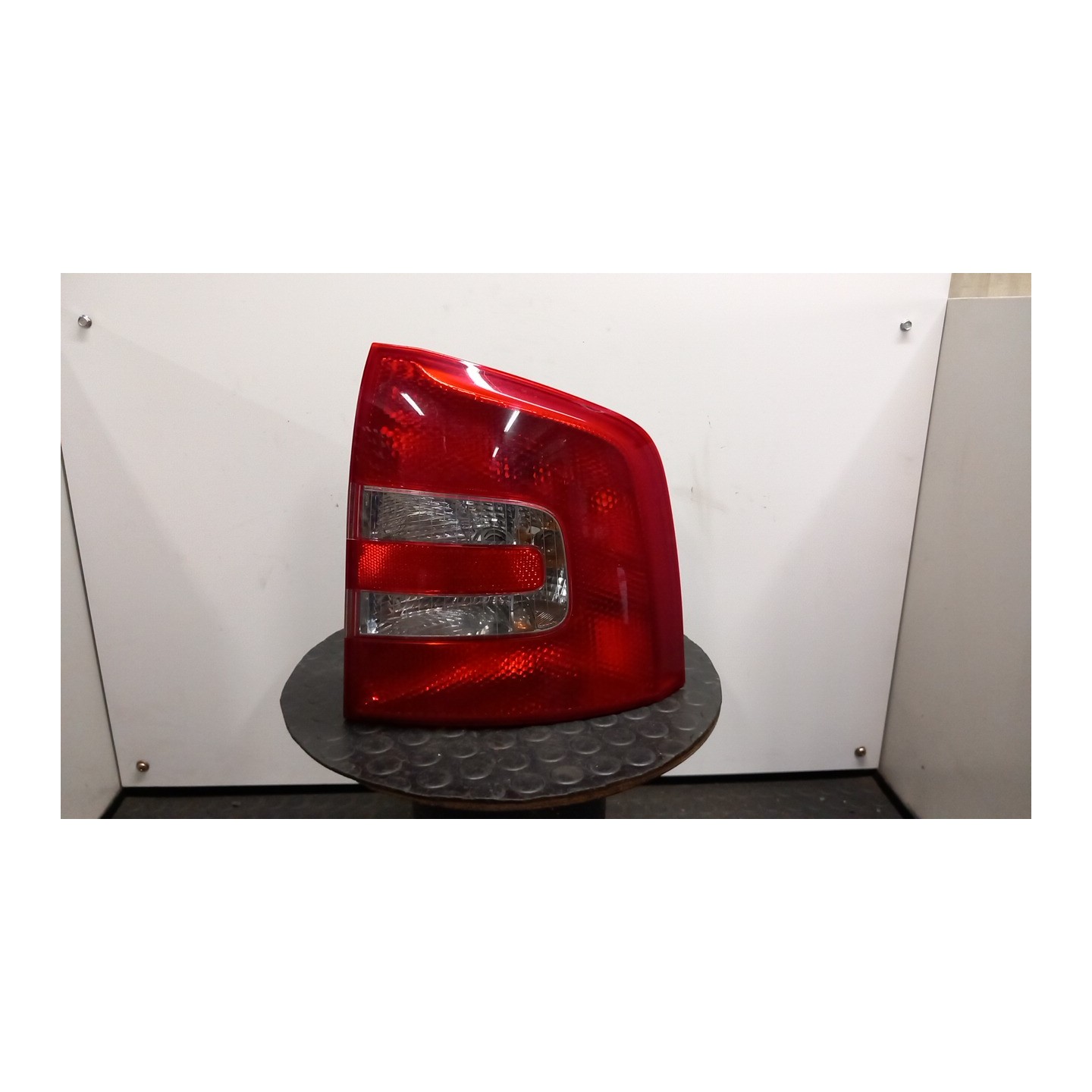 FANALE POST. DX. 161 SKODA OCTAVIA (1Z) (08/04-01/09) BSE 1Z9945112B