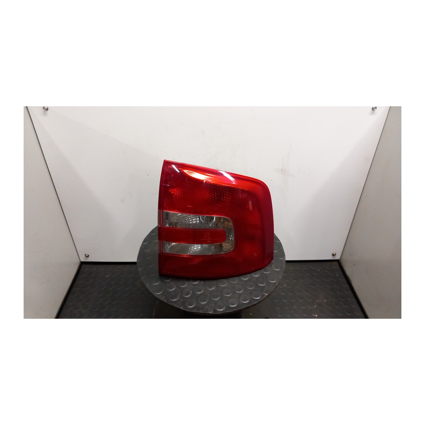 FANALE POST. DX. 161 SKODA OCTAVIA (1Z) (08/04-01/09) BSE 1Z9945112B