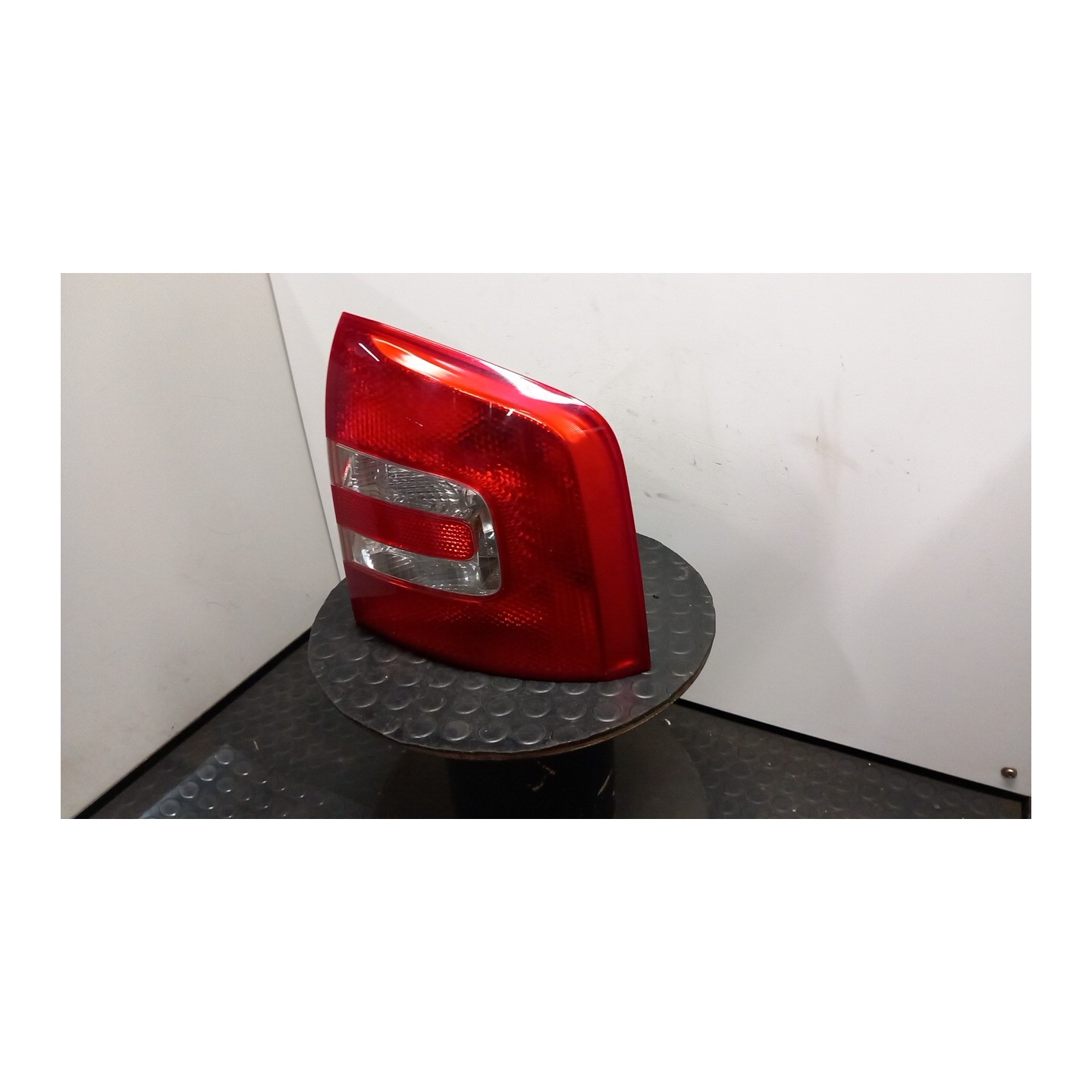 FANALE POST. DX. 161 SKODA OCTAVIA (1Z) (08/04-01/09) BSE 1Z9945112B