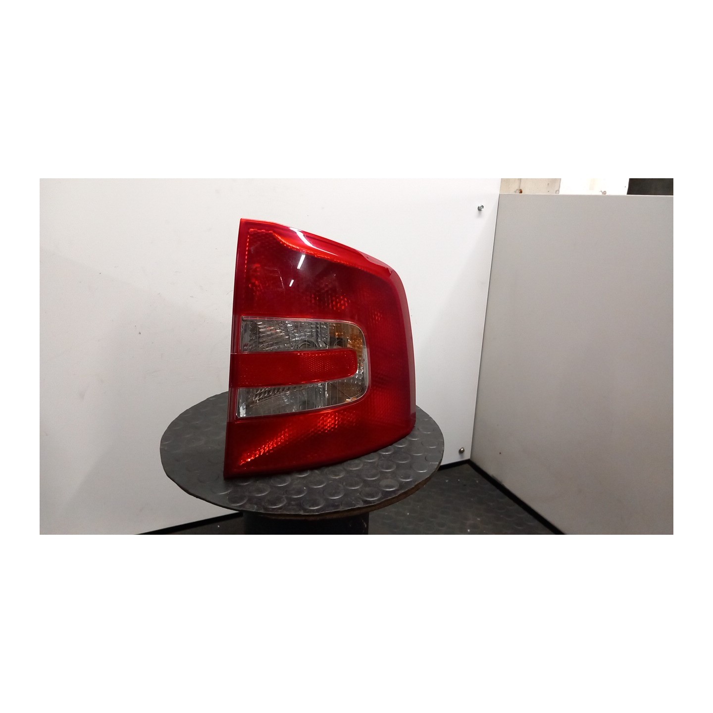 FANALE POST. DX. 161 SKODA OCTAVIA (1Z) (08/04-01/09) BSE 1Z9945112B