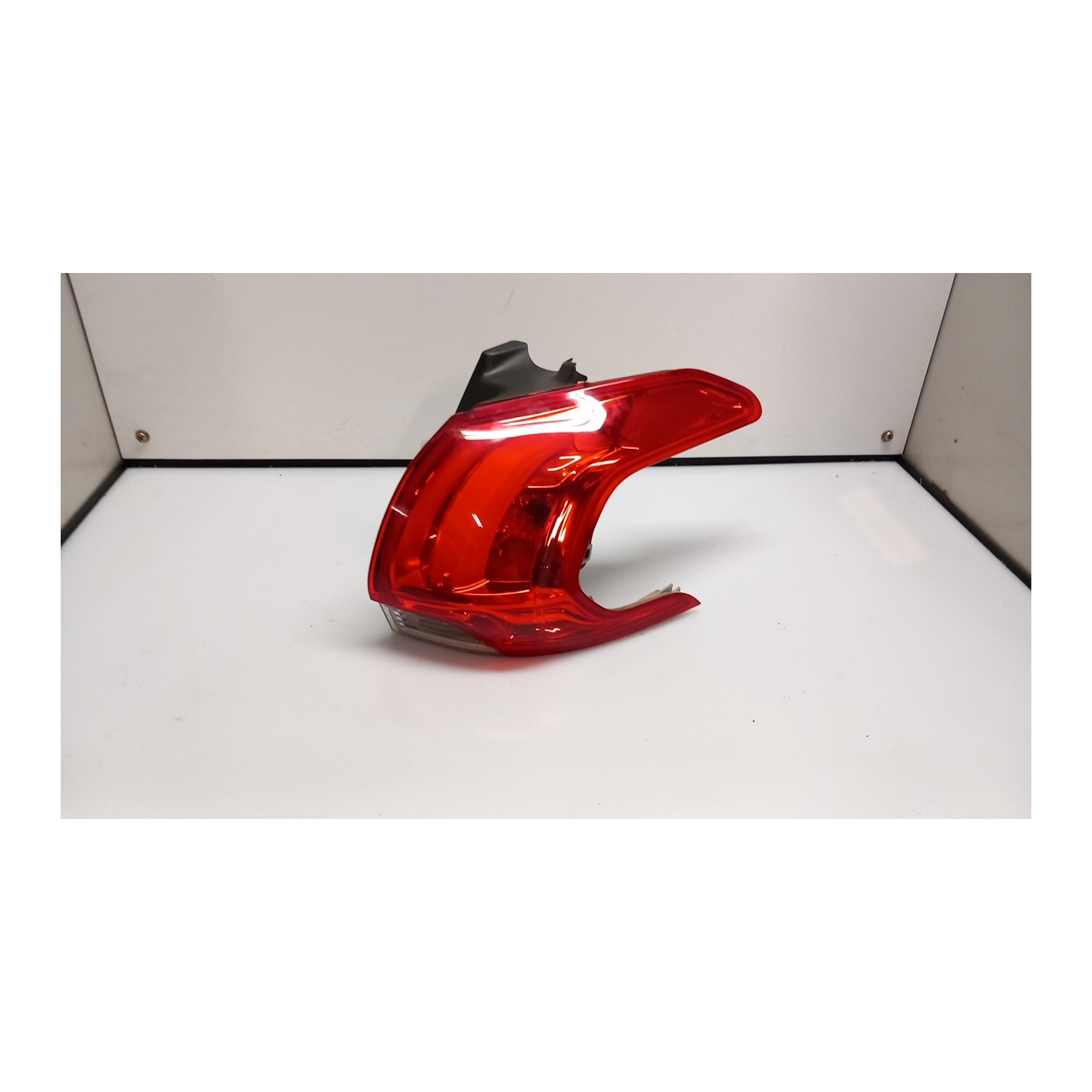 FANALE POST. PARTE EST. DX. 052 PEUGEOT 2008 (03/13-05/16) 9H05 9678074380