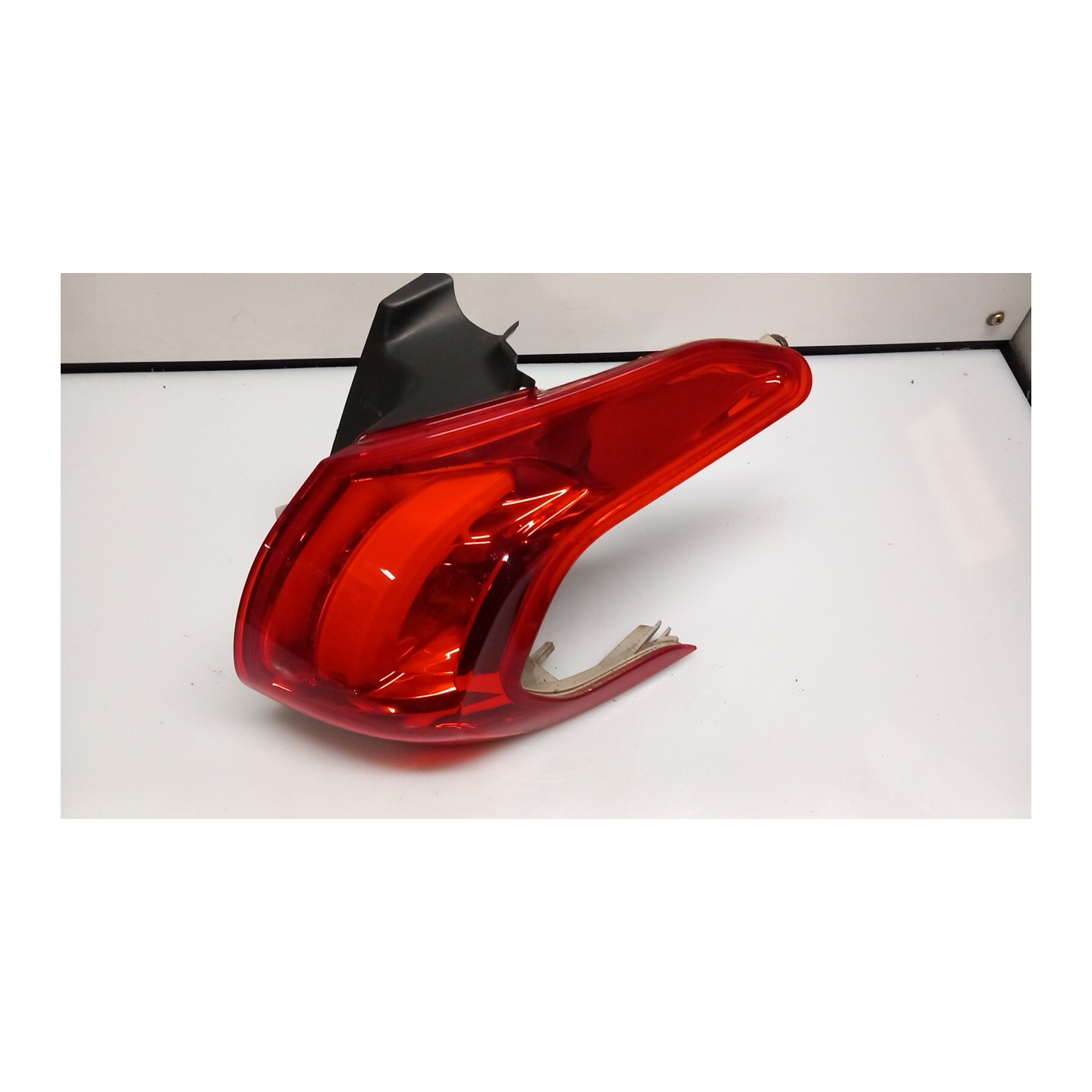 FANALE POST. PARTE EST. DX. 052 PEUGEOT 2008 (03/13-05/16) 9H05 9678074380