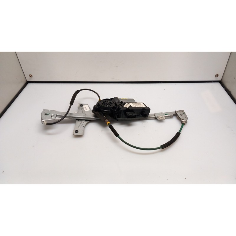 ALZACRISTALLO ELETTR. PORTA ANT. DX. 151 PEUGEOT 307 (04/01-12/06) 9HZ 9222K0