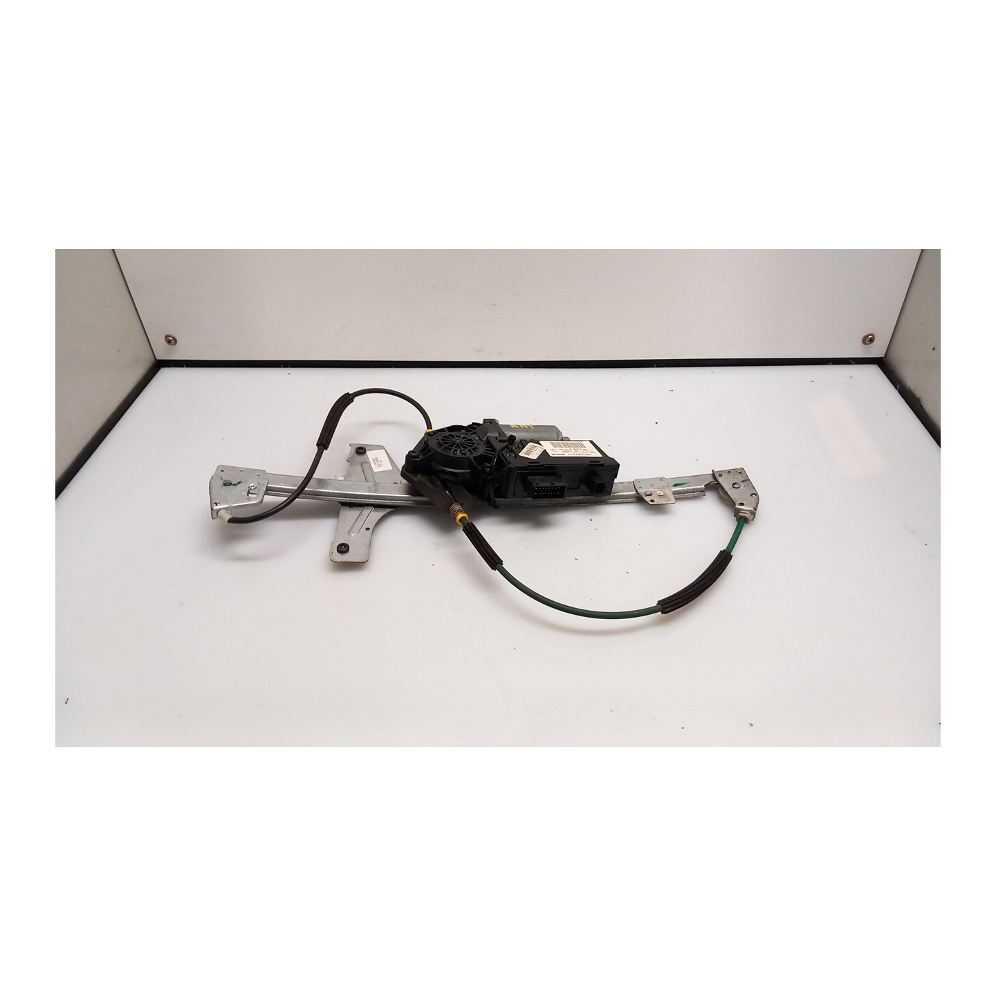 ALZACRISTALLO ELETTR. PORTA ANT. DX. 151 PEUGEOT 307 (04/01-12/06) 9HZ 9222K0