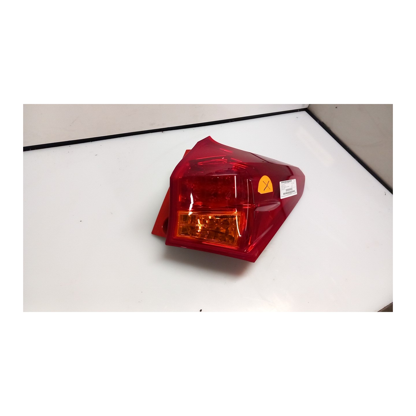 FANALE POST. PARTE EST. DX. 004 TOYOTA AURIS (11/12-) 2ZRFXE 8155102710