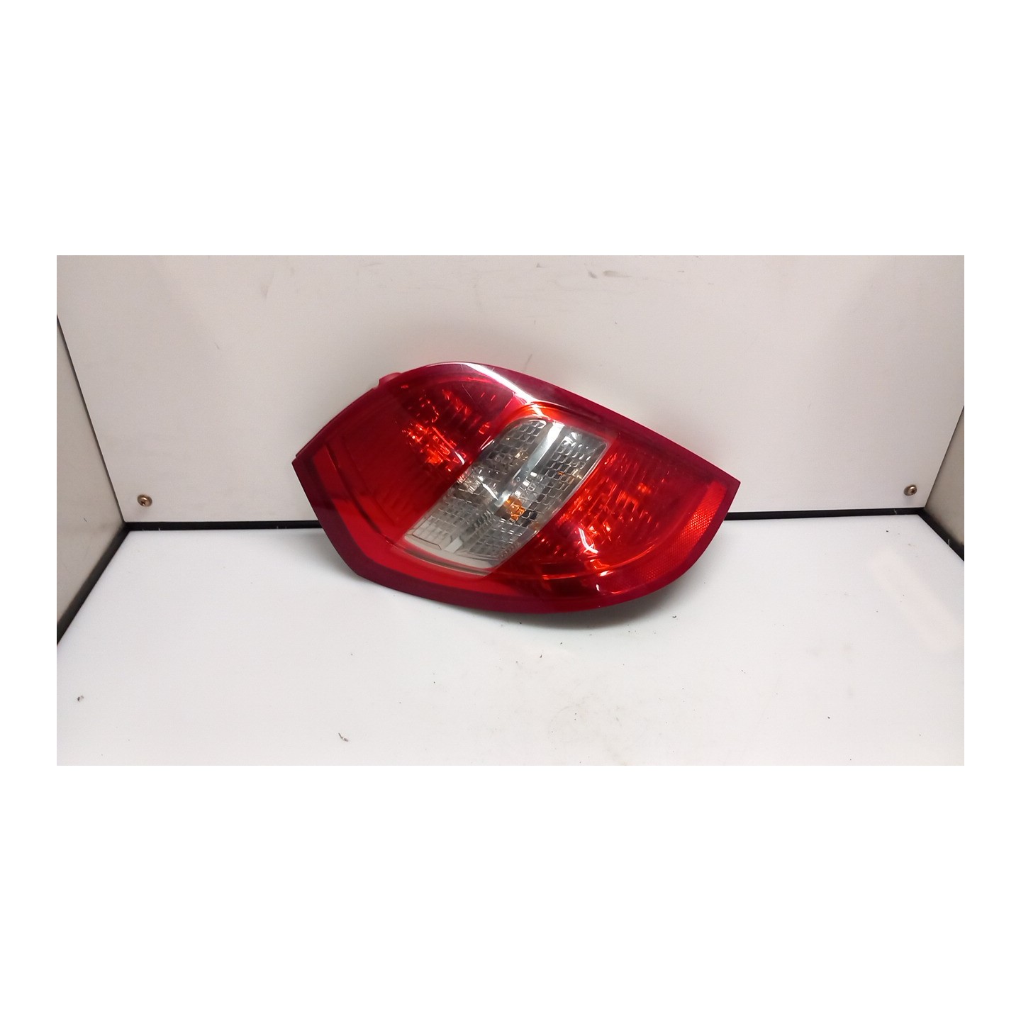 FANALE POST. P/AVANTGARDE SX. 022 MERCEDES-BENZ CLASSE A (W/C169) (07/04-04/13 266920 A1698202964