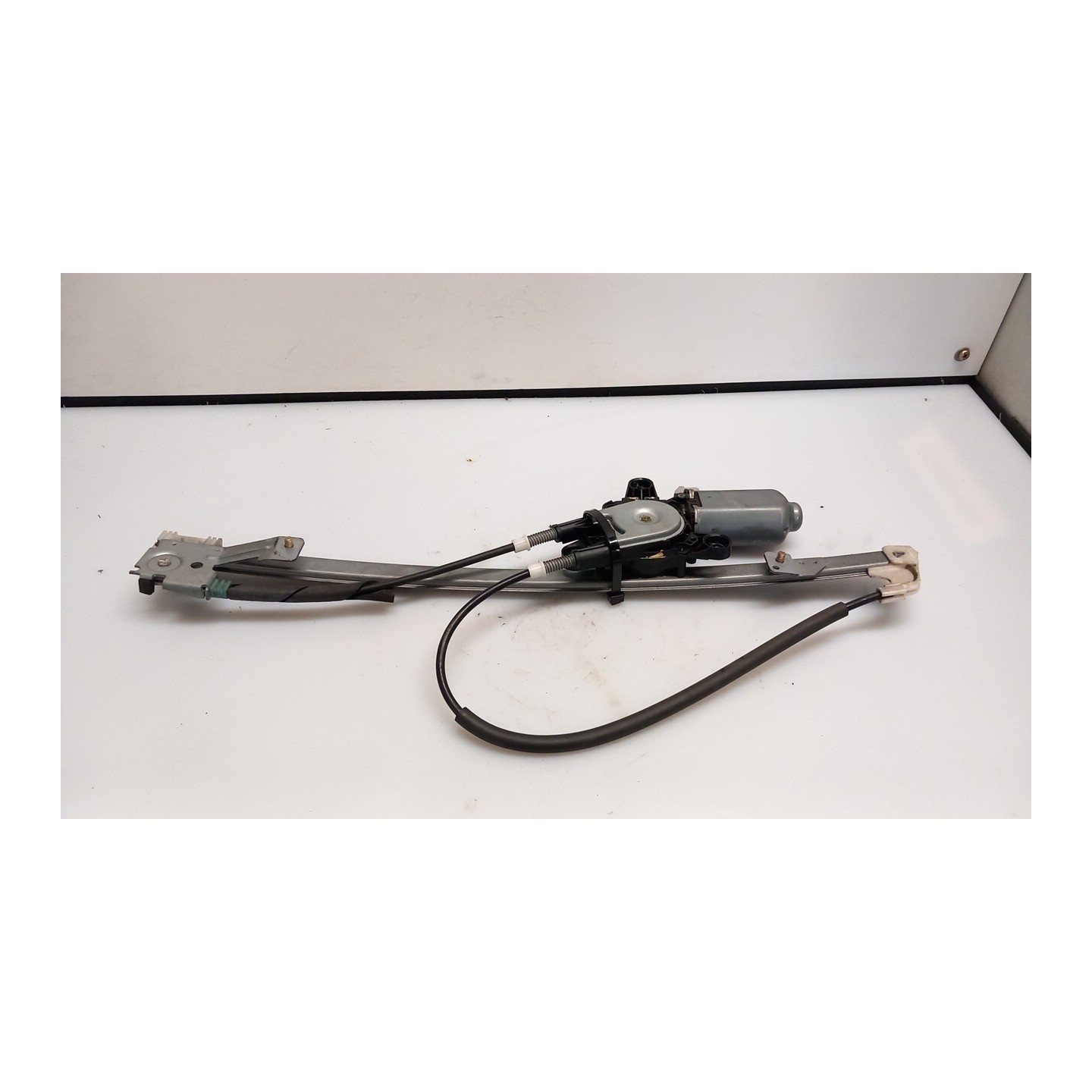 ALZACRISTALLO ELETTR. PORTA ANT. C/MOTORINO SX. 049 LANCIA Z (09/94-09/02) RGX 1488560080