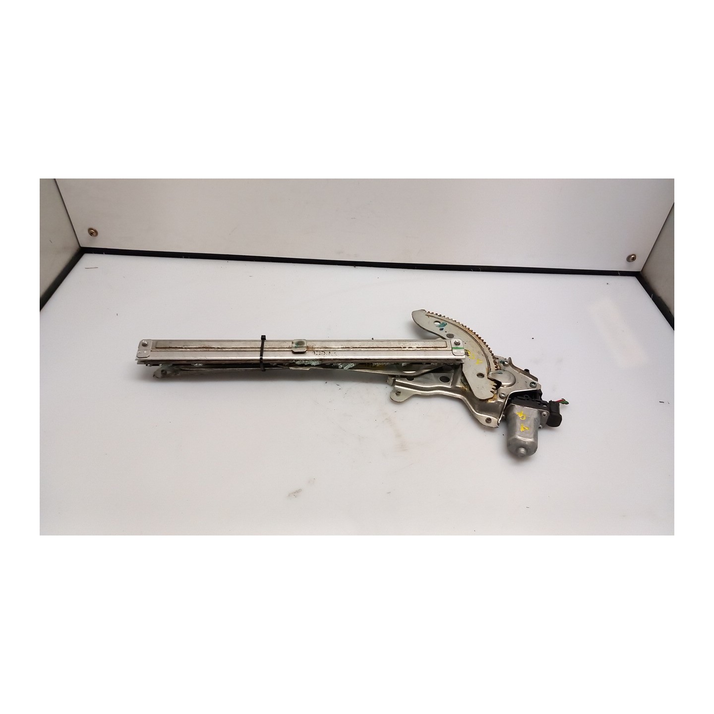 ALZACRISTALLO ELETTR. PORTA ANT. C/MOTORINO SX. 091 SUZUKI ALTO (03/09-12/12) K10B 83402M68K10000