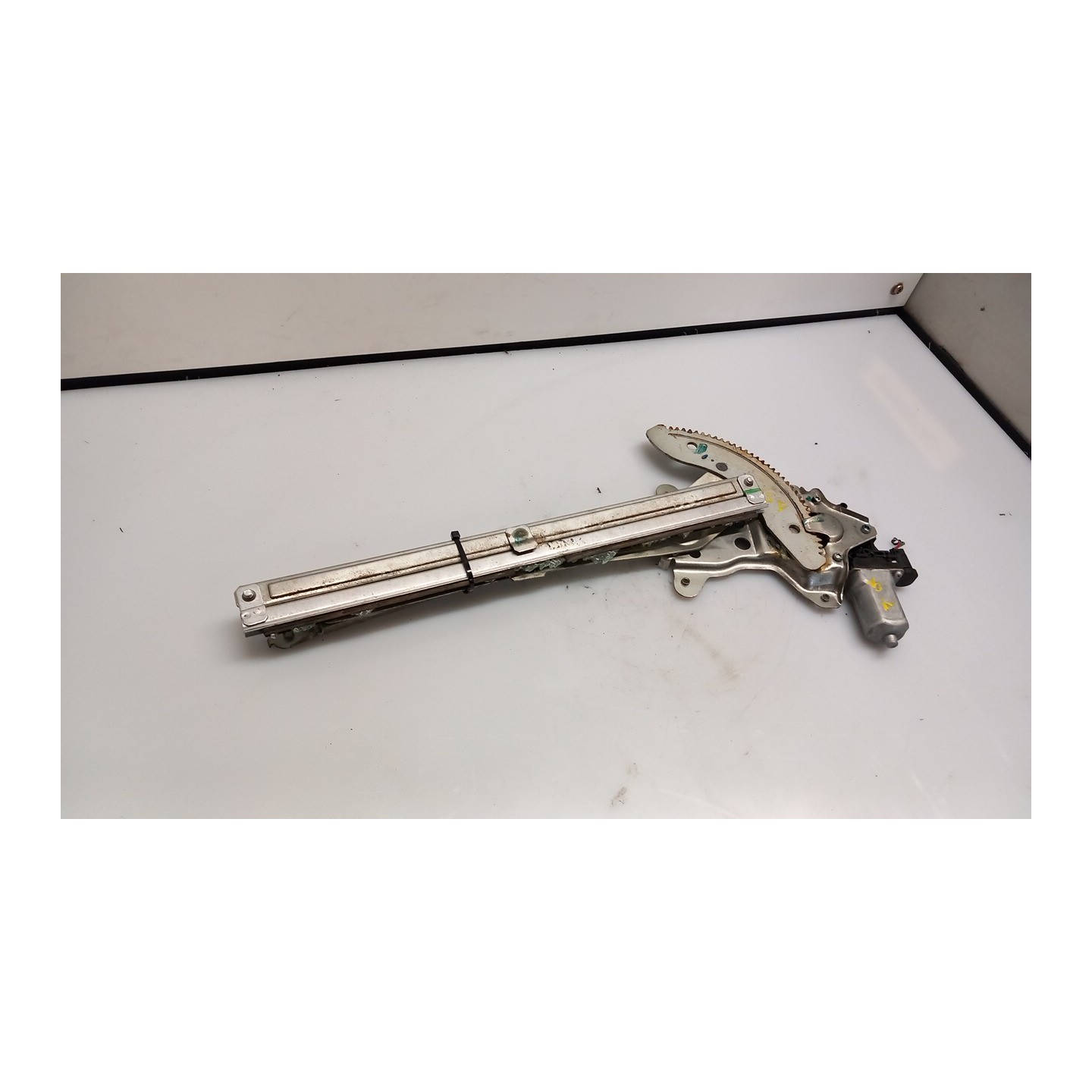 ALZACRISTALLO ELETTR. PORTA ANT. C/MOTORINO SX. 091 SUZUKI ALTO (03/09-12/12) K10B 83402M68K10000