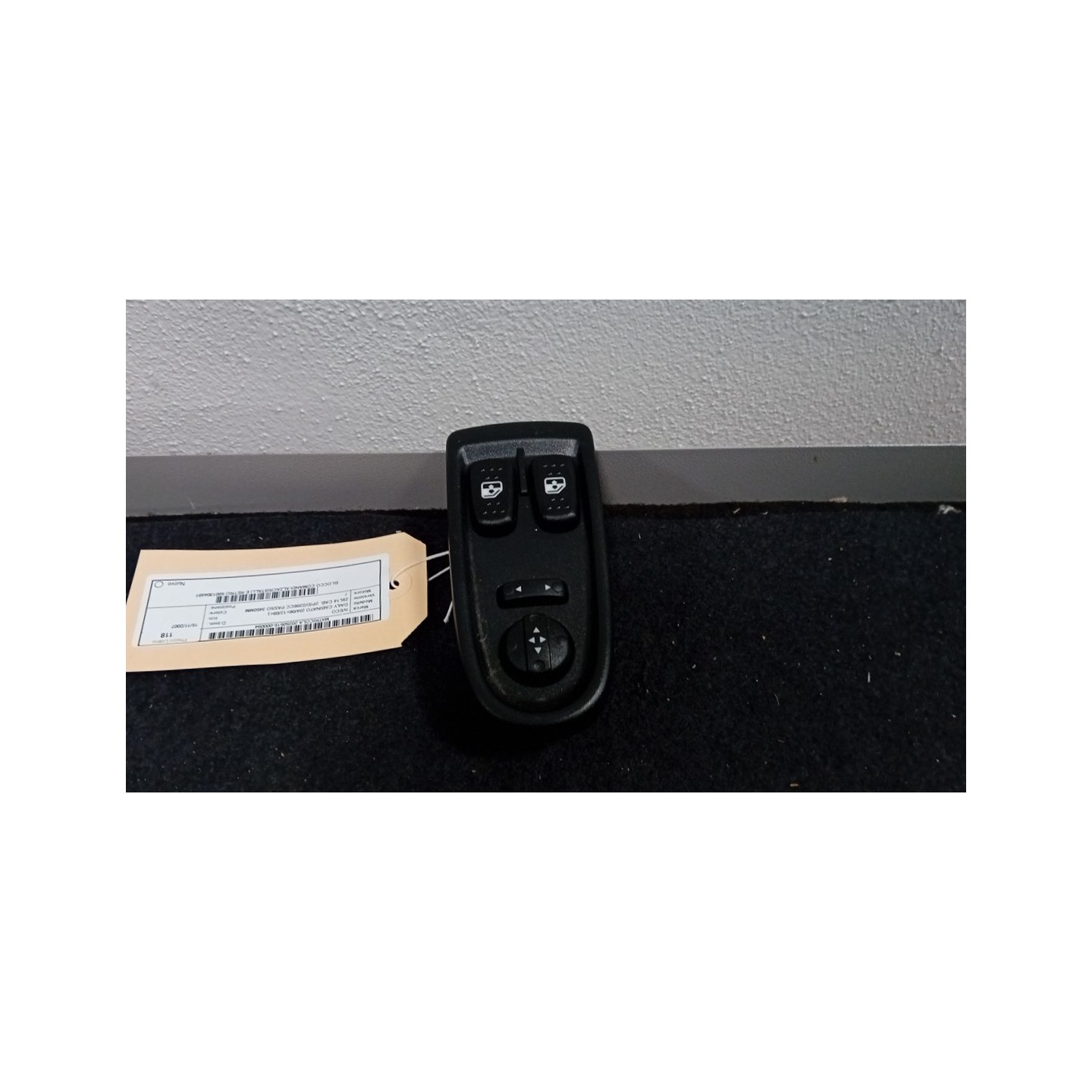 BLOCCO COMANDI ALZACRISTALLI E RETRO 094 IVECO DAILY CABINATO (04/06-12/09)  5801304491