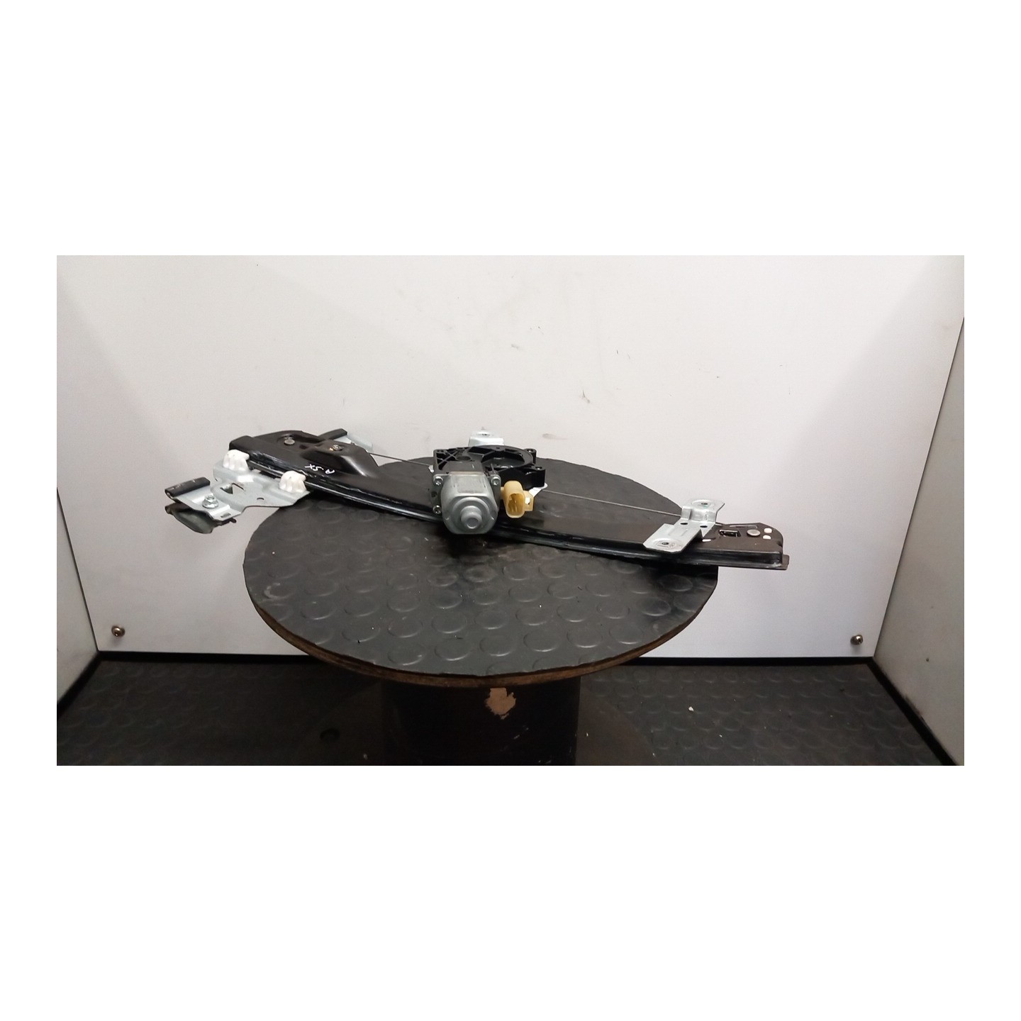 ALZACRISTALLO ELETTR. PORTA ANT. C/MOTORINO SX. 034 CHEVROLET (DAEWOO) AVEO (T300) (05/11-) A12XER 95043027