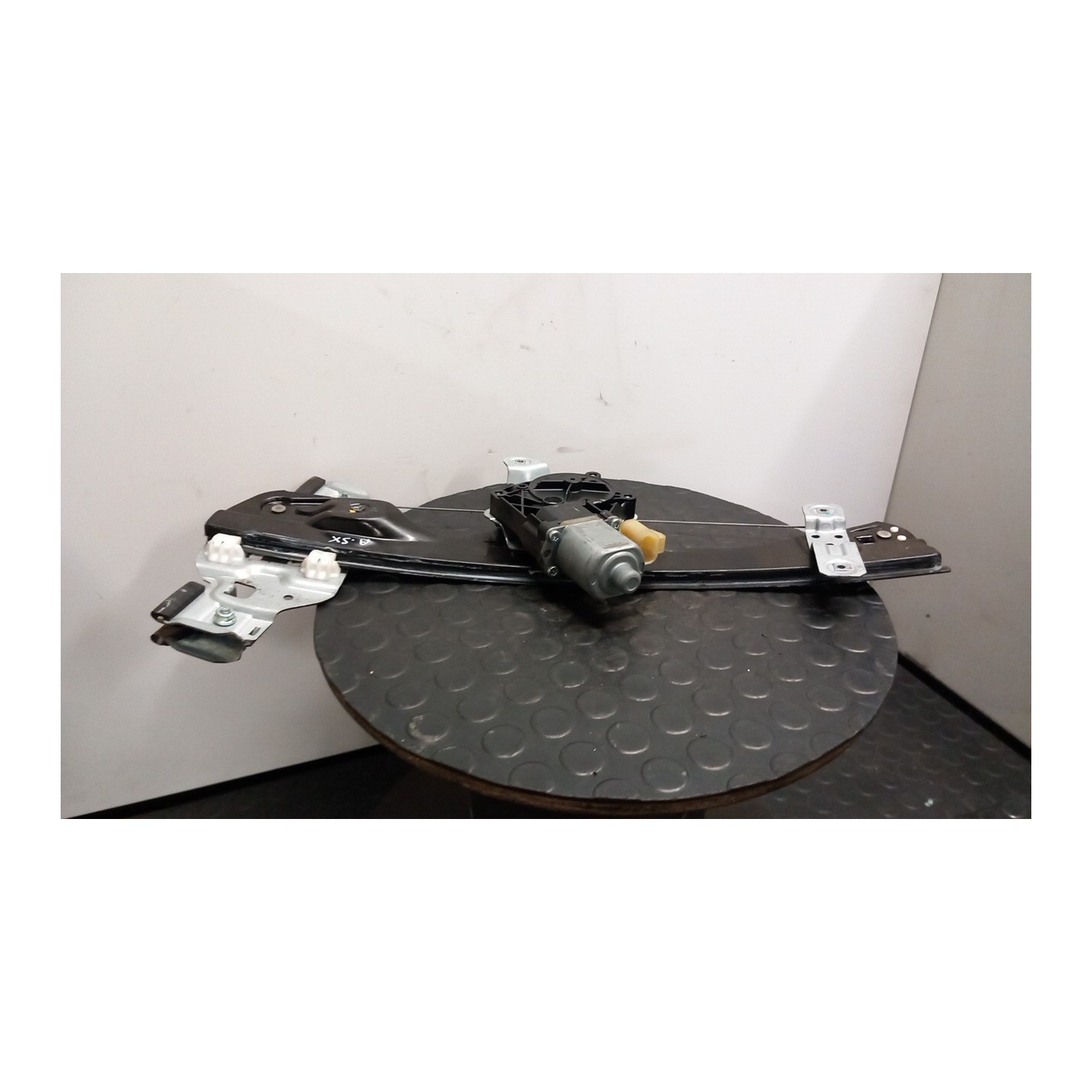 ALZACRISTALLO ELETTR. PORTA ANT. C/MOTORINO SX. 034 CHEVROLET (DAEWOO) AVEO (T300) (05/11-) A12XER 95043027