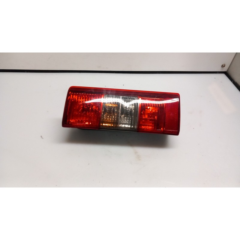 FANALE POST. S/FENDINEBBIA POST DX. 007 OPEL COMBO (X01) (11/01-01/12) Z16YNG 9199763