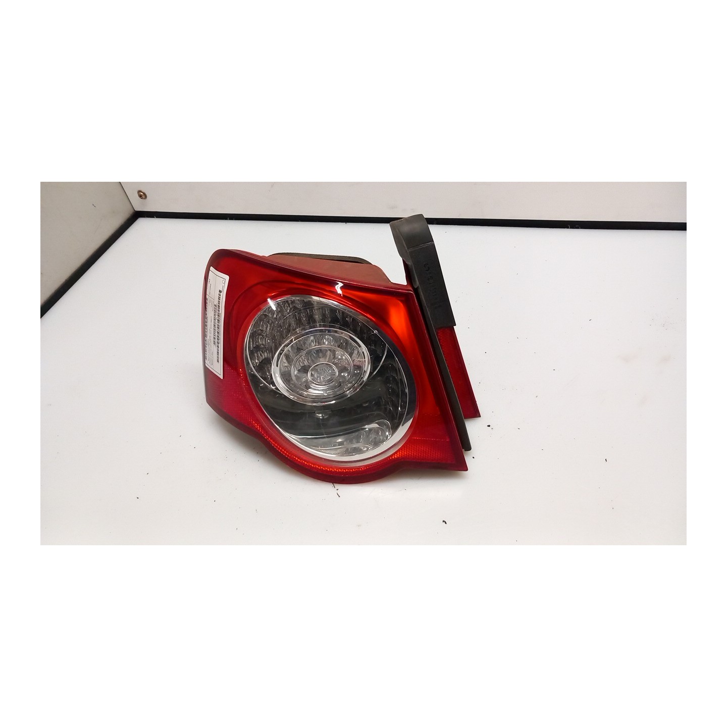 FANALE POST. PARTE EST. SX. 030 VOLKSWAGEN PASSAT (3C) (02/05-12/10) CBA 3C5945095H