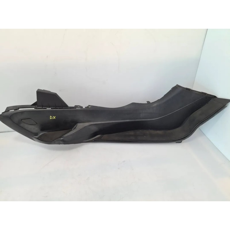 Pavimento laterale appoggiapiedi Yamaha Majesty 400 Majesty 400 doppio disco ant. (E2) Destro