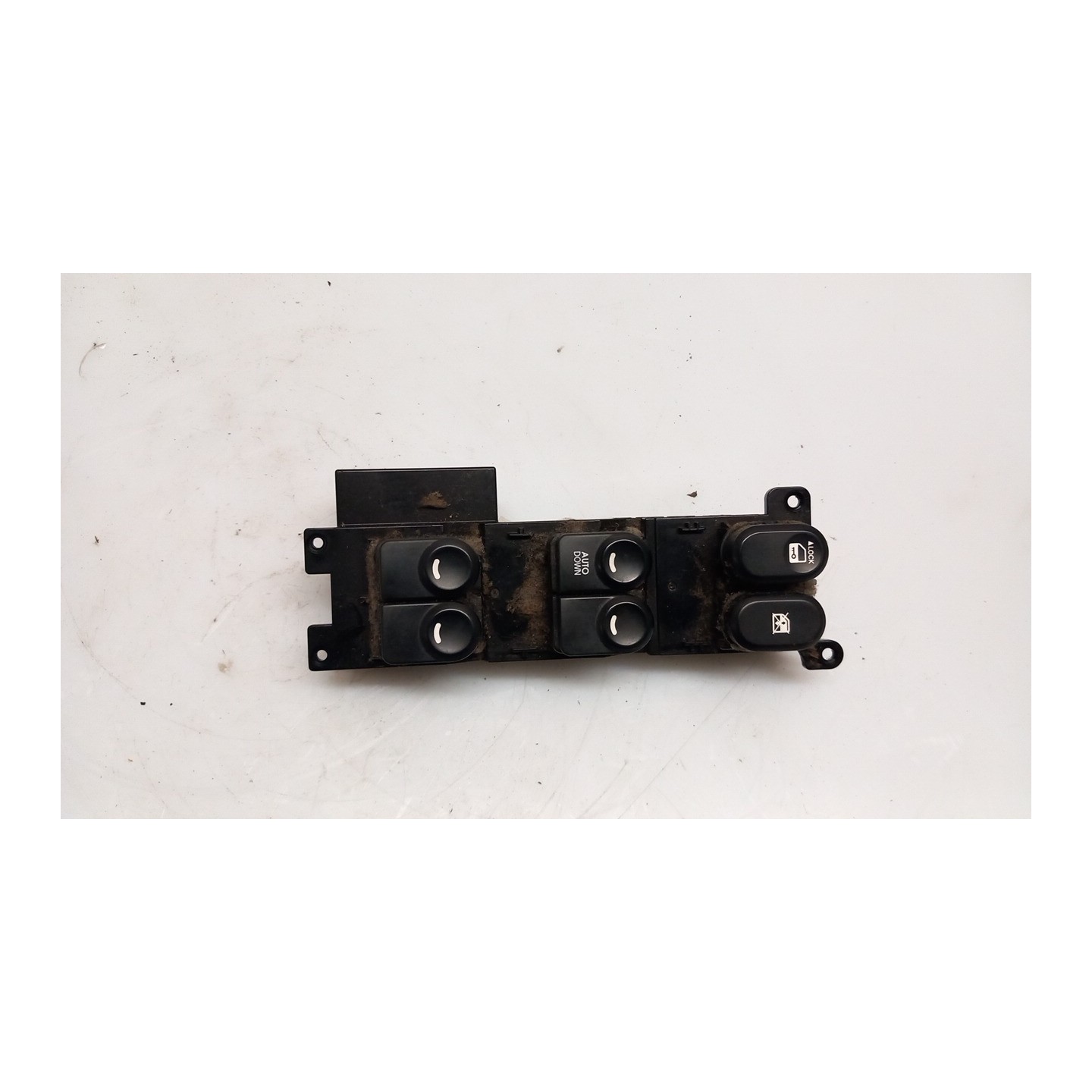 BLOCCO COMANDI ALZACRISTALLI E RETROVISORI EST. C/CRISTALLI ELETTRICI POST. 011 HYUNDAI I30 (07/07-12/12) D4FB-FL 935702L010