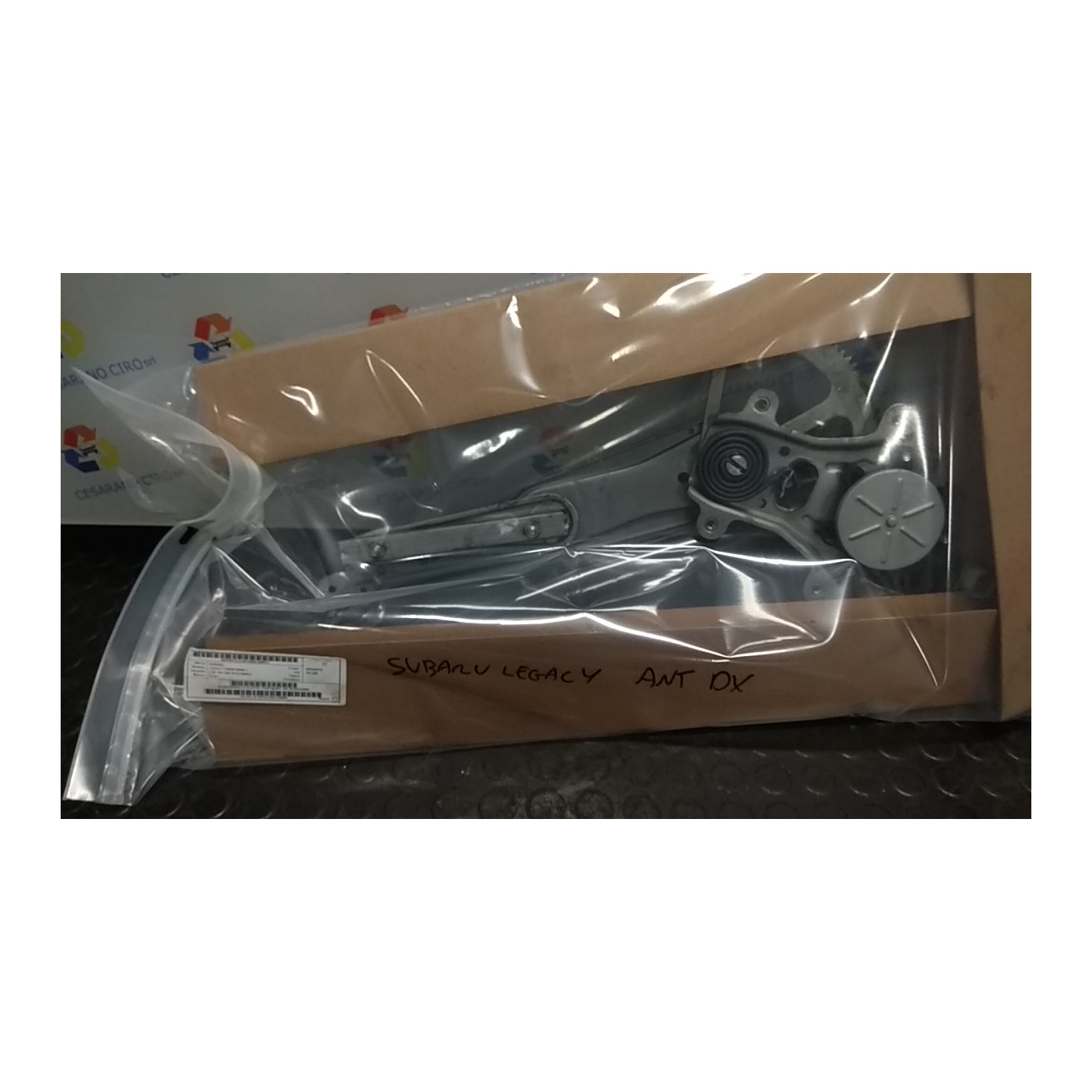 ALZACRISTALLO ELETTR. PORTA ANT. DX. 074 SUBARU LEGACY (10/03-09/09) EE20 61222AG000