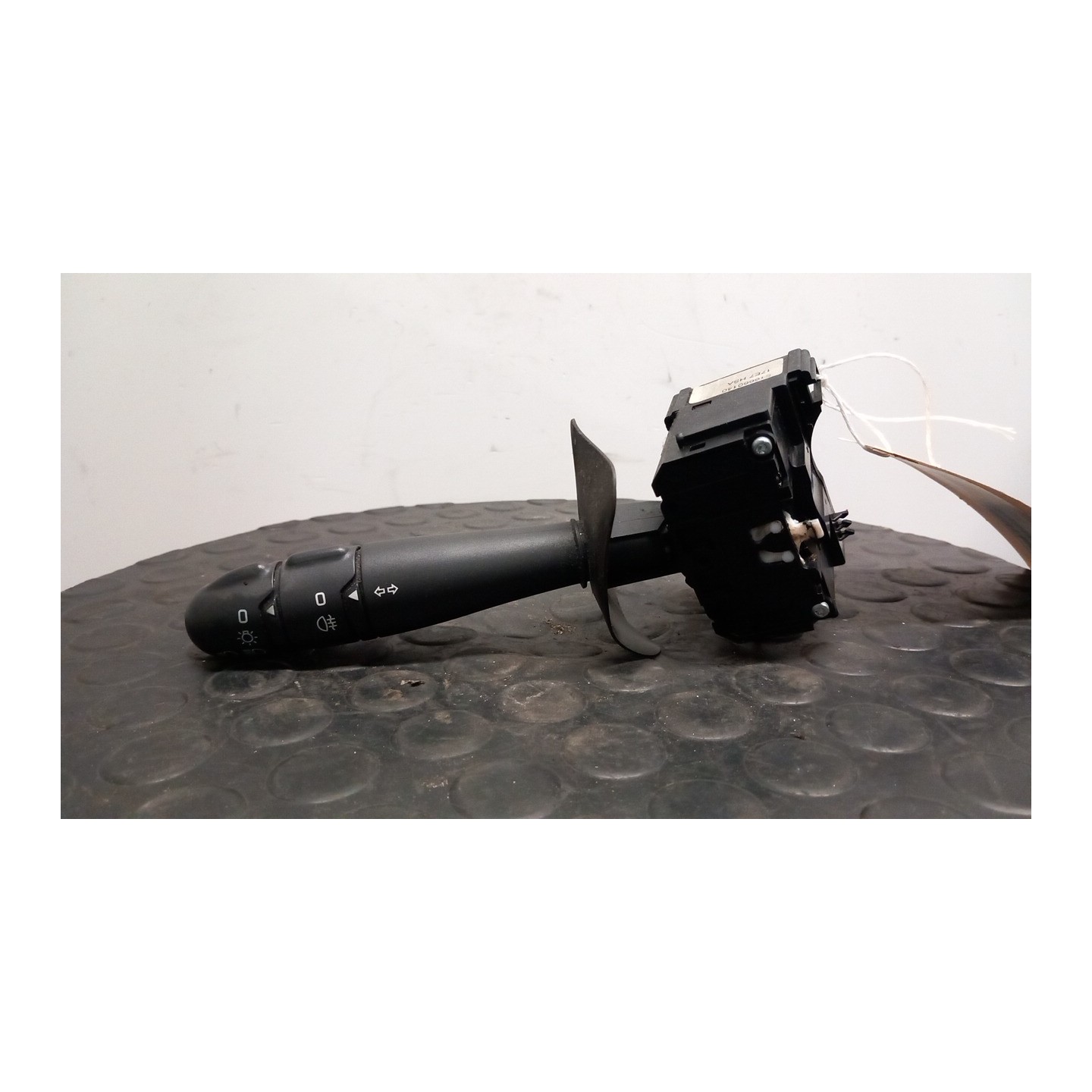 BLOCCO COMANDO VOLANTE LUCI 110 RENAULT CLIO 2A SERIE (05/01-11/10) D7FG7 7701048955