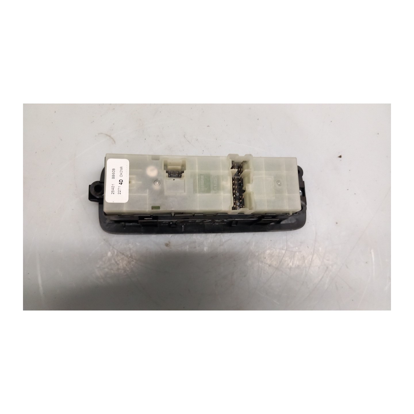 BLOCCO COMANDI ALZACRISTALLI 108 NISSAN QASHQAI (J10E/JJ10E) (09/10-09 K9K 25401BB65B