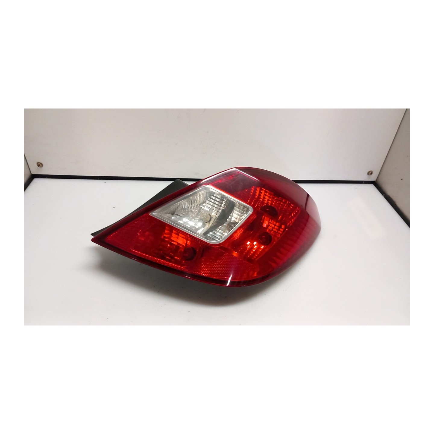 FANALE POST. DX. 118 OPEL CORSA (S07) (07/06-02/11) Z12XEP 93190951