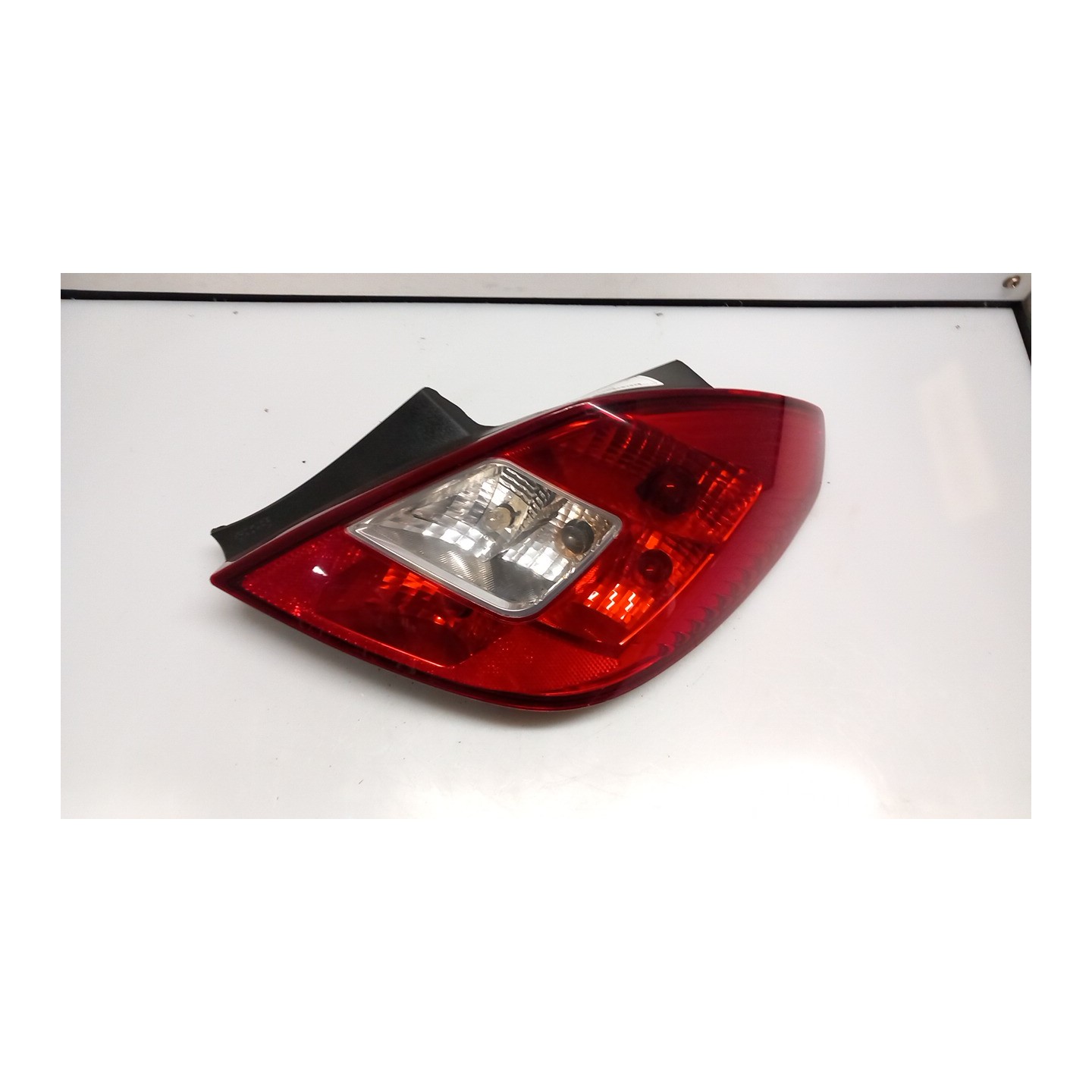 FANALE POST. DX. 118 OPEL CORSA (S07) (07/06-02/11) Z12XEP 93190951