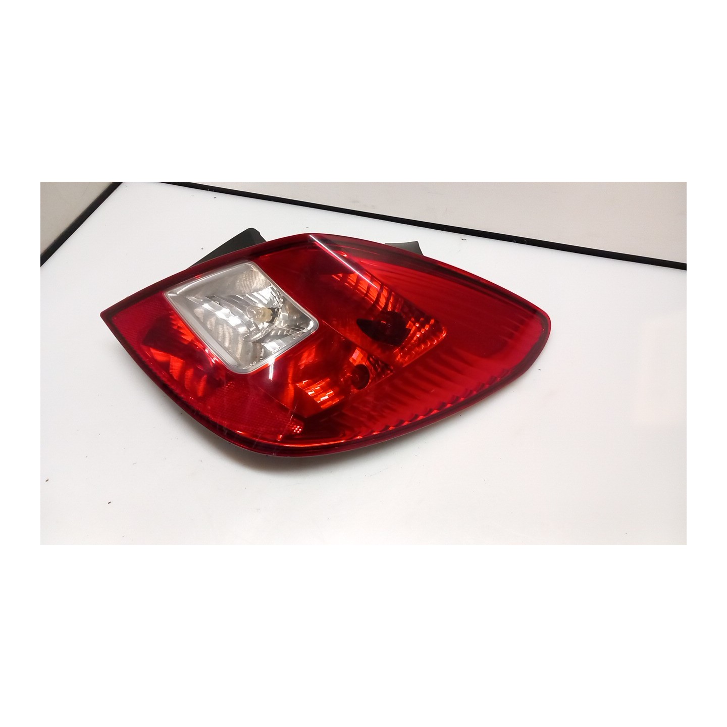 FANALE POST. DX. 118 OPEL CORSA (S07) (07/06-02/11) Z12XEP 93190951