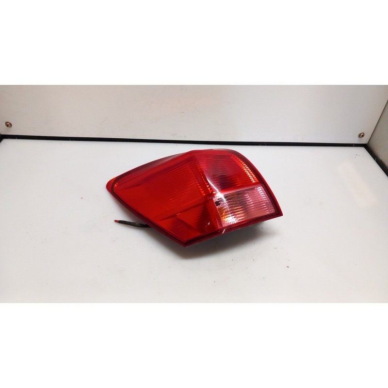 FANALE POST. PARTE EST. SX. 125 NISSAN QASHQAI (J10E/JJ10E) (02/07-12 MR20 26555EY00A