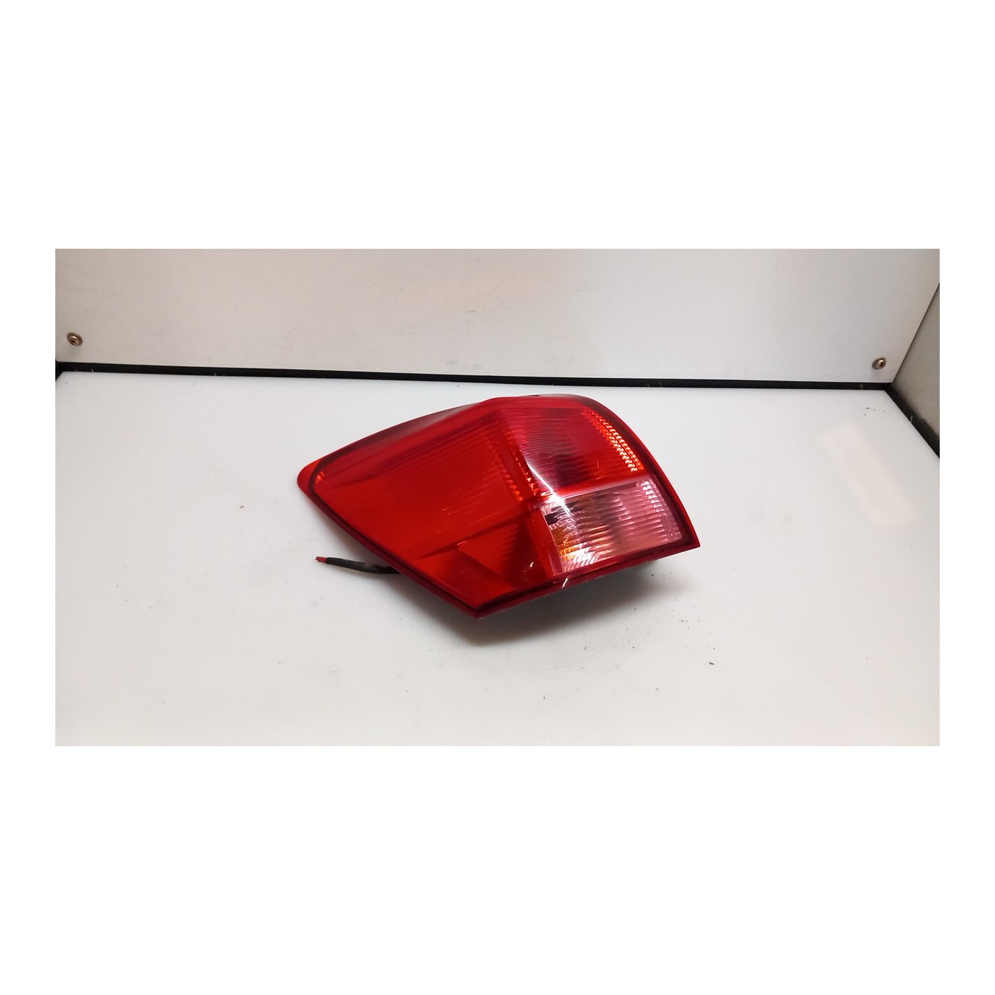 FANALE POST. PARTE EST. SX. 125 NISSAN QASHQAI (J10E/JJ10E) (02/07-12 MR20 26555EY00A