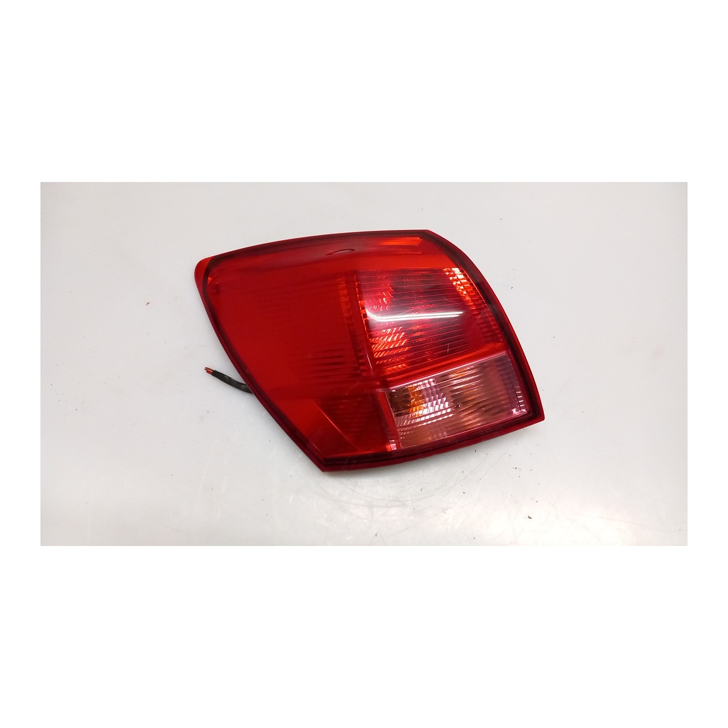 FANALE POST. PARTE EST. SX. 125 NISSAN QASHQAI (J10E/JJ10E) (02/07-12 MR20 26555EY00A