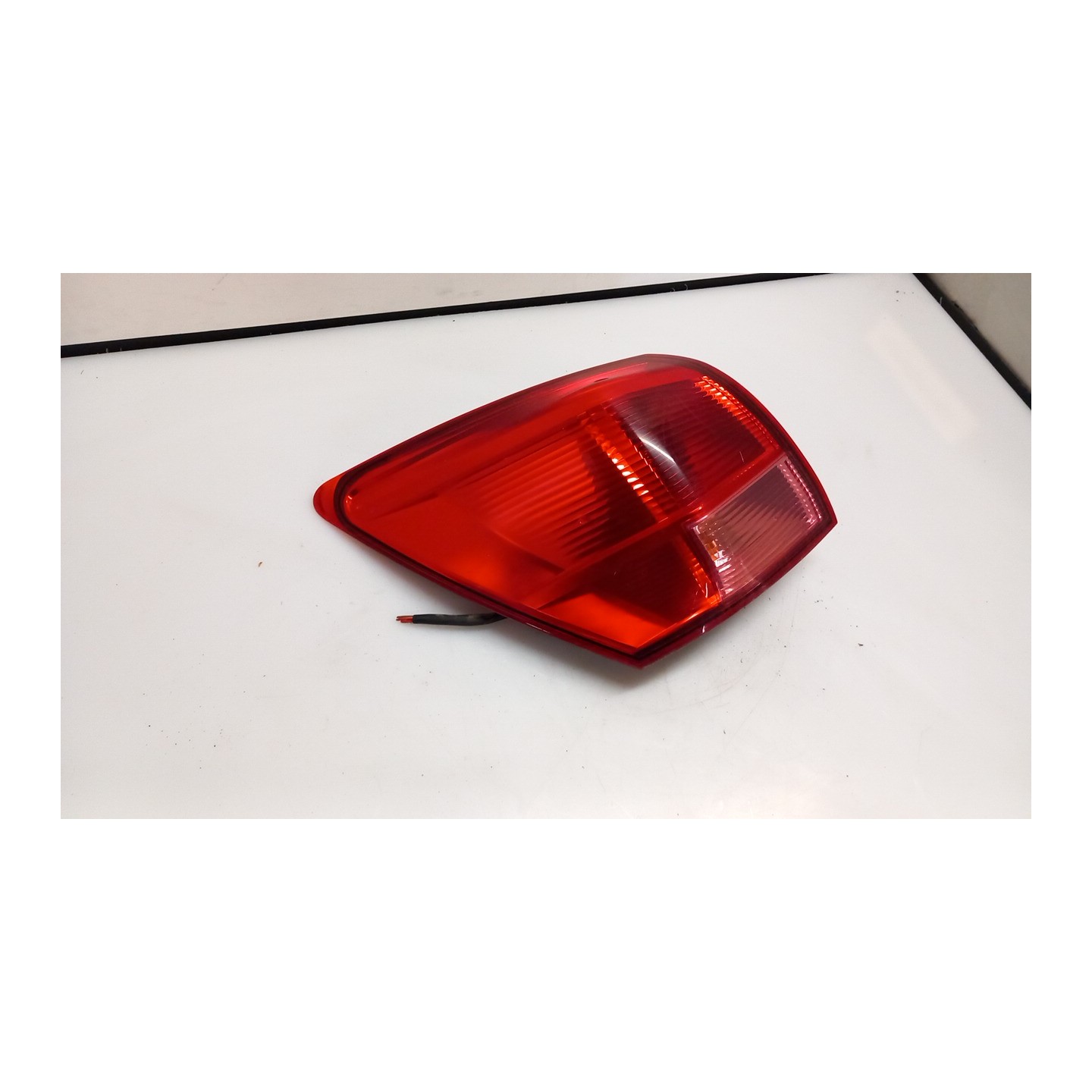 FANALE POST. PARTE EST. SX. 125 NISSAN QASHQAI (J10E/JJ10E) (02/07-12 MR20 26555EY00A