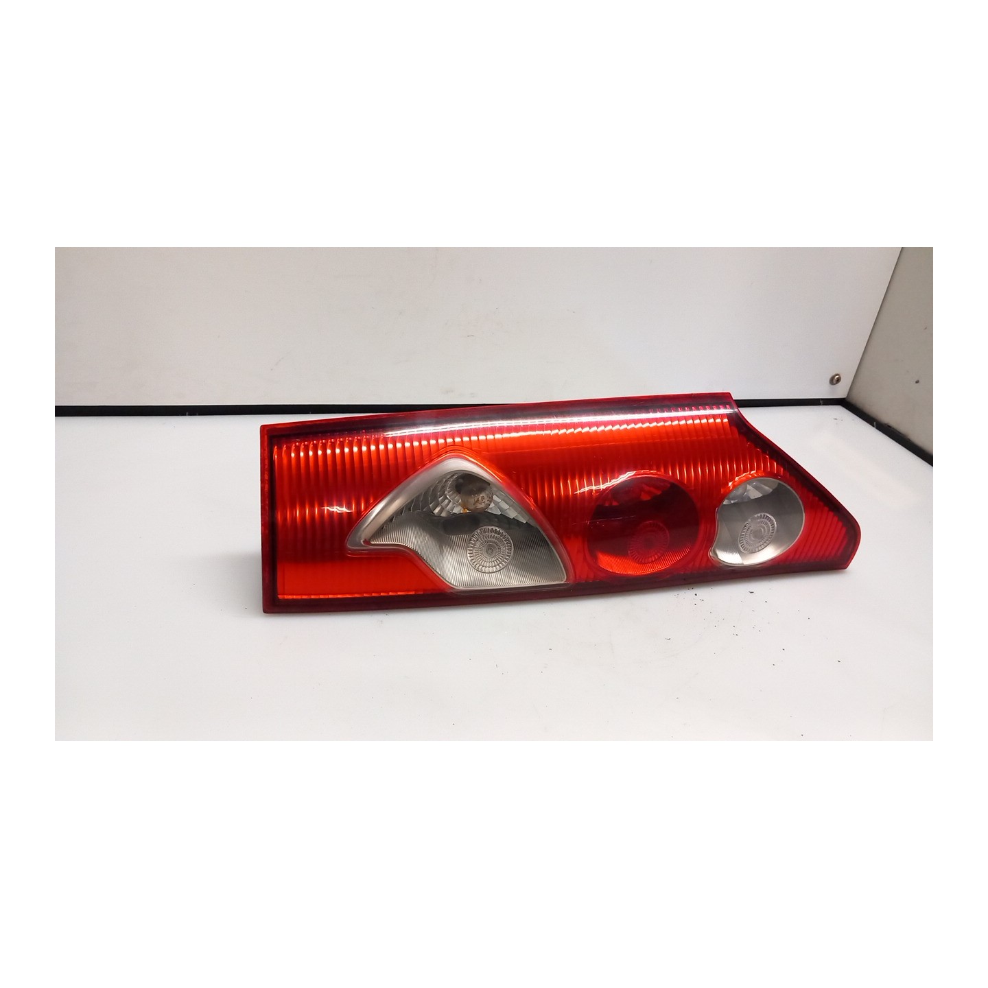 FANALE POST. PER PORTELLONE POST.RATO DX. 011 RENAULT KANGOO (01/08-05/13) K9KD8 8200419945