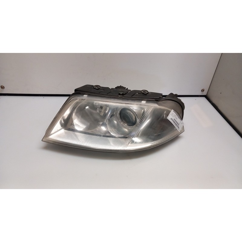 PROIETTORE CON REGOLATORE ALTEZZA SX. 111 VOLKSWAGEN PASSAT (3B) (10/00-03/06) AVF 3B0941015AN