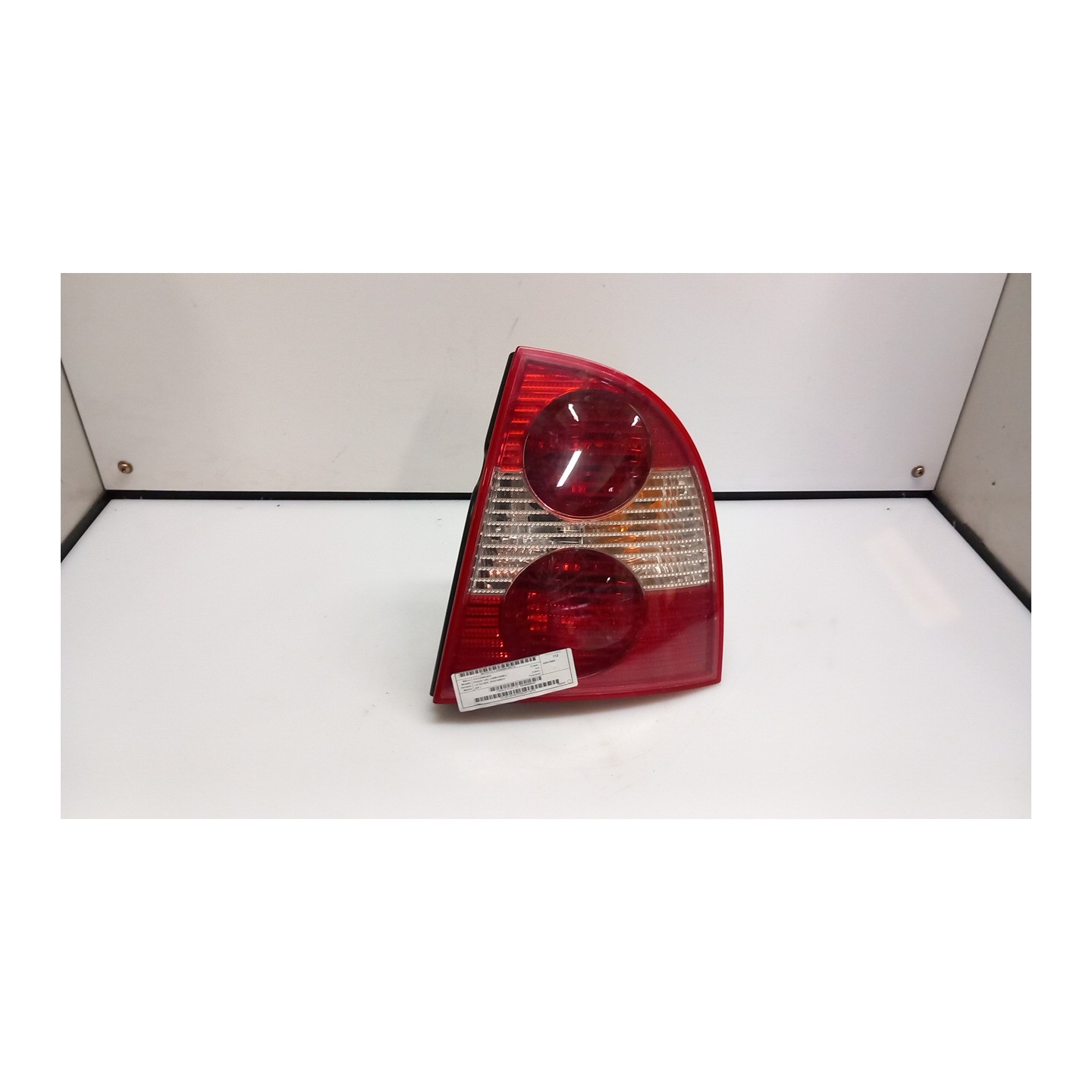 FANALE POST. DX. 112 VOLKSWAGEN PASSAT (3B) (10/00-03/06) AVF 3B5945096AE