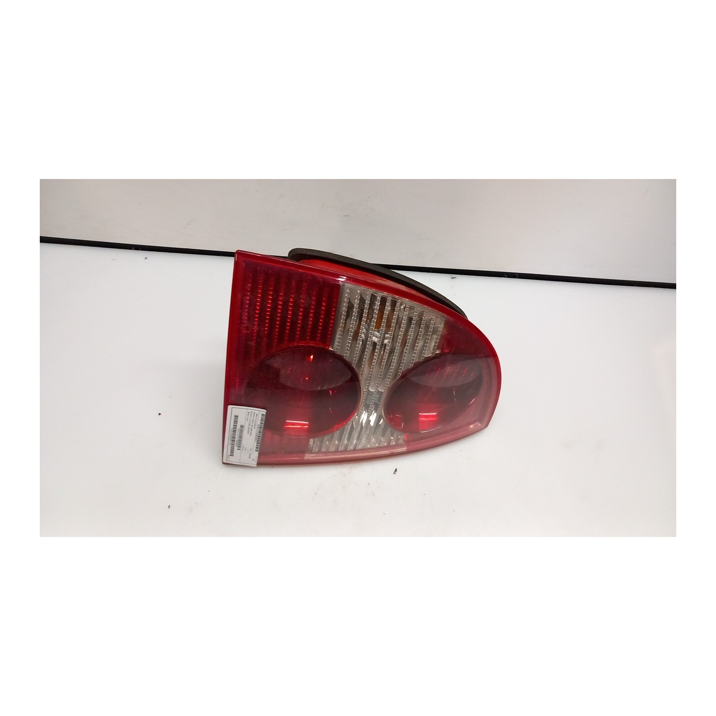 FANALE POST. SX. 113 VOLKSWAGEN PASSAT (3B) (10/00-03/06) AVF 3B5945095AE